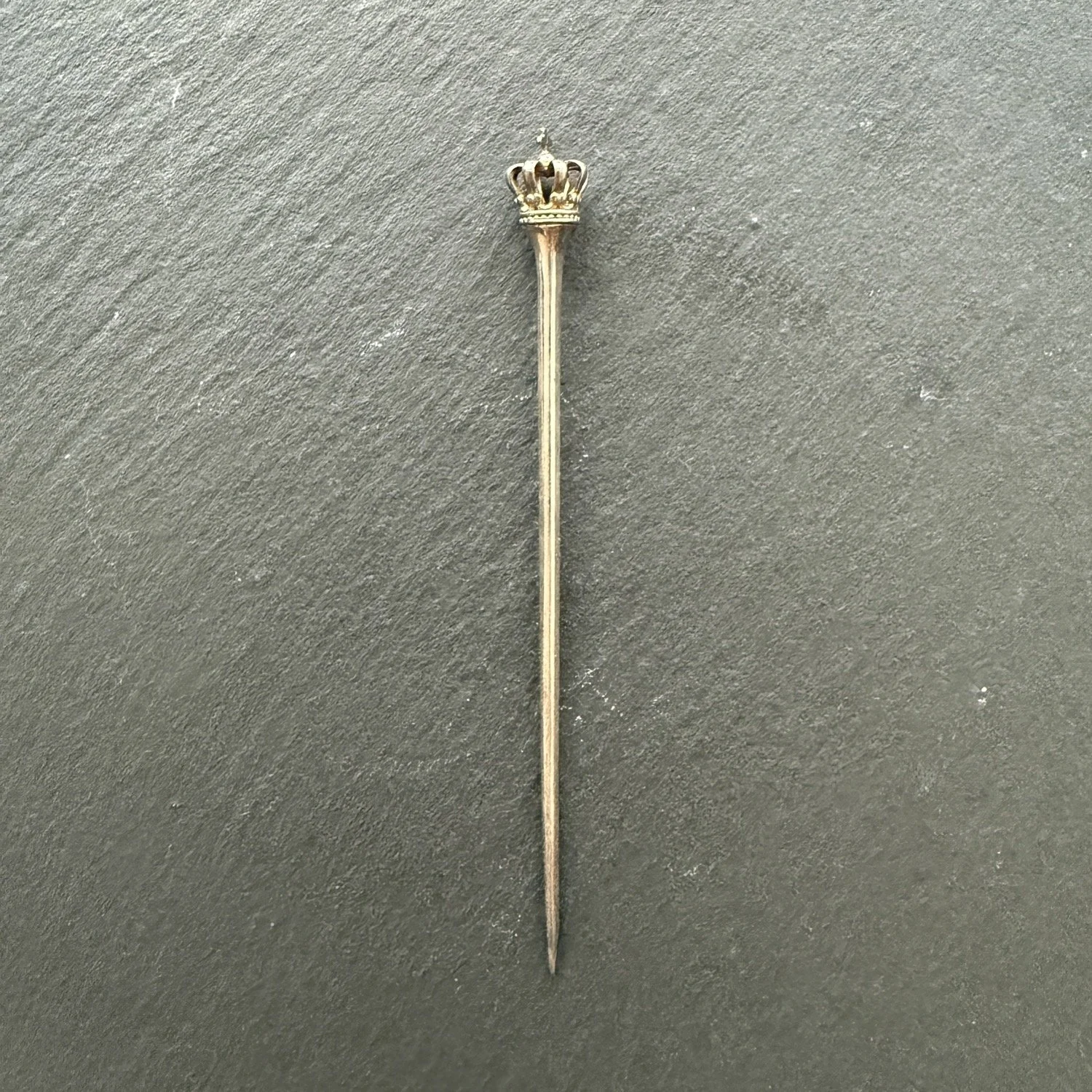 Pipe Pick - Crown Design