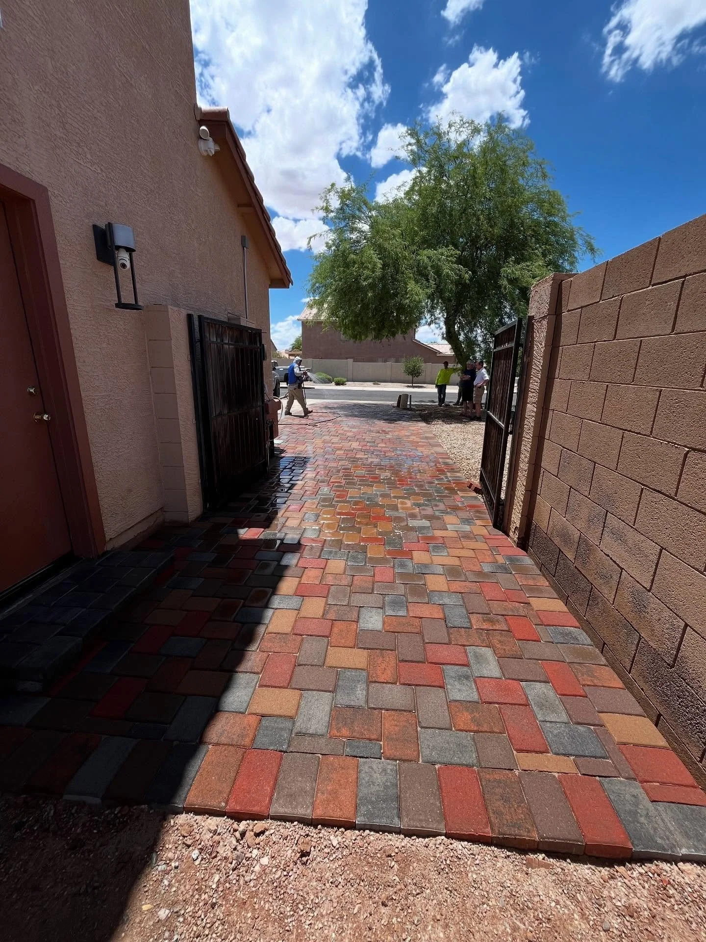 Another clean paver patio extension and driveway install 🙌🏽 Whether you&rsquo;re looking to expand your outdoor space or upgrade your curb appeal, we&rsquo;ve got you covered.
📍 Quality work. Fair pricing.
📞 Call or DM us for a free quote!

#Pave