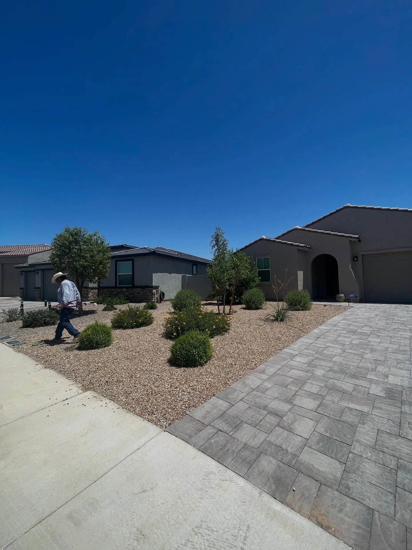 Fresh cleanup for this front and backyard 🍃 We trimmed trees and bushes, pulled weeds, and sprayed pre-emergent to keep things looking clean and low maintenance. Ready for the season!

#YardCleanup #TreeTrimming #BushTrimming #WeedControl #PreEmerge