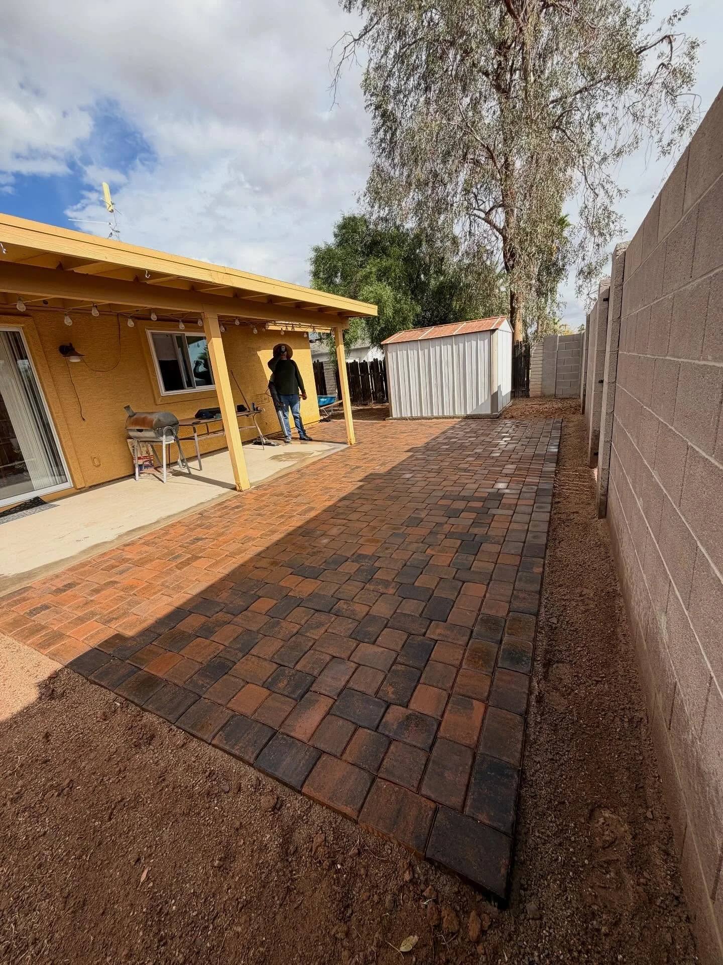 From plain dirt to a clean, modern paver patio 🙌🔥
Another beautiful before-and-after transformation here in Casa Grande, AZ. We leveled the area, installed a solid compacted base, and finished it with durable, low-maintenance pavers that completely