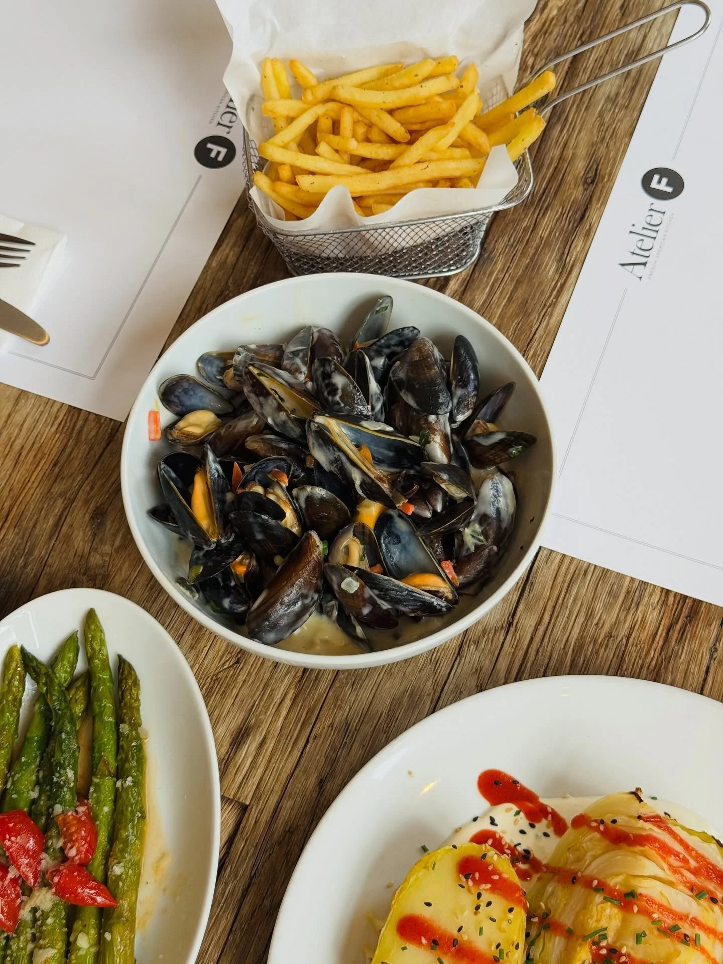 Freitag.
Franz&ouml;sische K&uuml;che.
Atelier F.

Bis gleich. Oder morgen 😌.

#atelierf #hhfood #hamburgfood