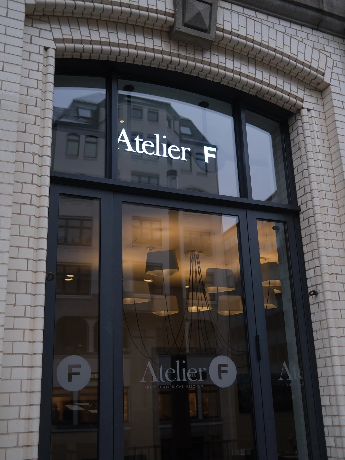 Bonjour und happy Sunday ❤️
Zeit f&uuml;r gutes Essen, gute Gespr&auml;che und keinen Zeitdruck.
Oder? 

Dann bis gleich!