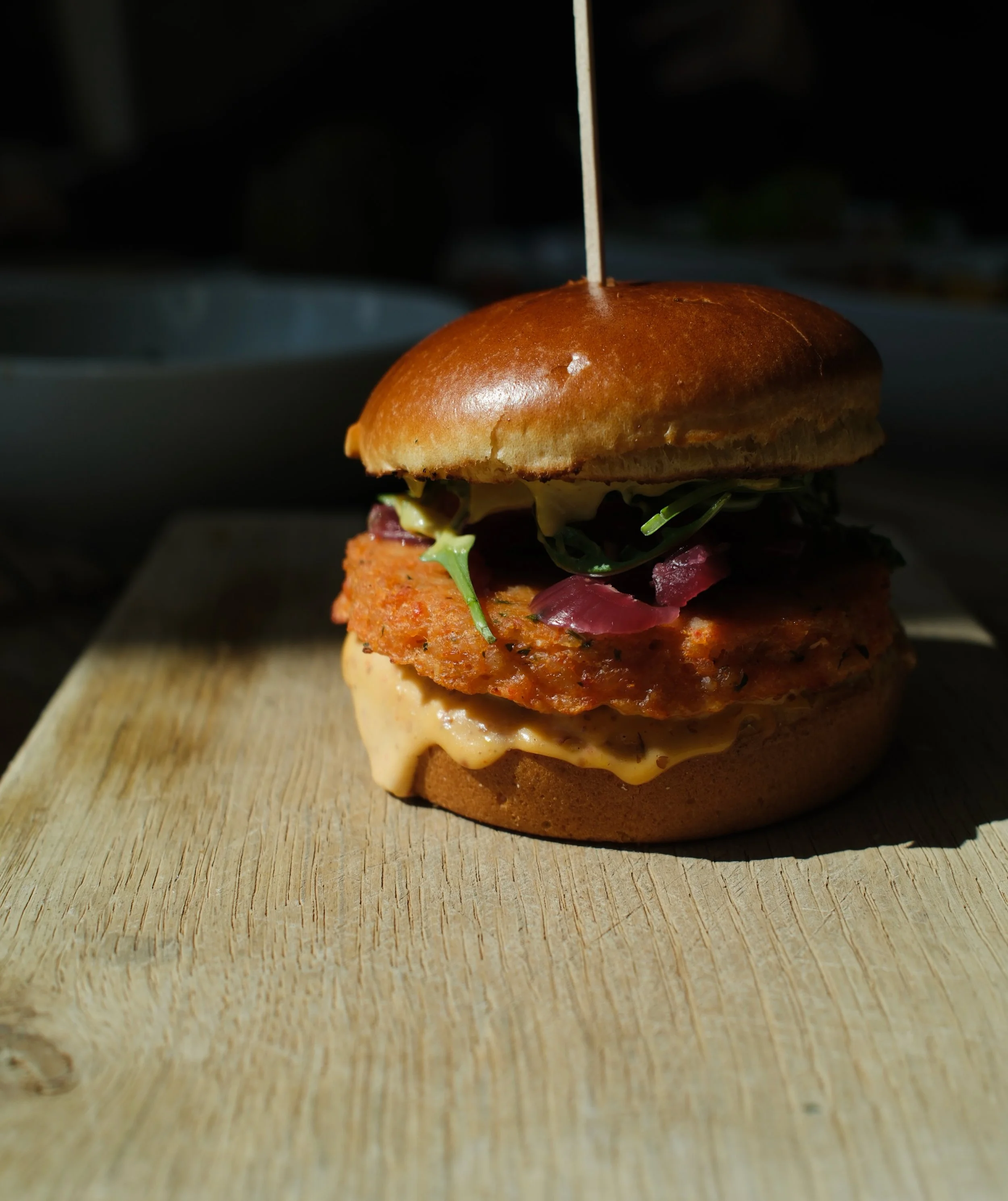 Burger me up 🍔 
Ob zum lunch, brunch oder dinner - we are prepared.
Probier auf jeden Fall unseren Special Burger mit Garnelen-Patty 🔥
