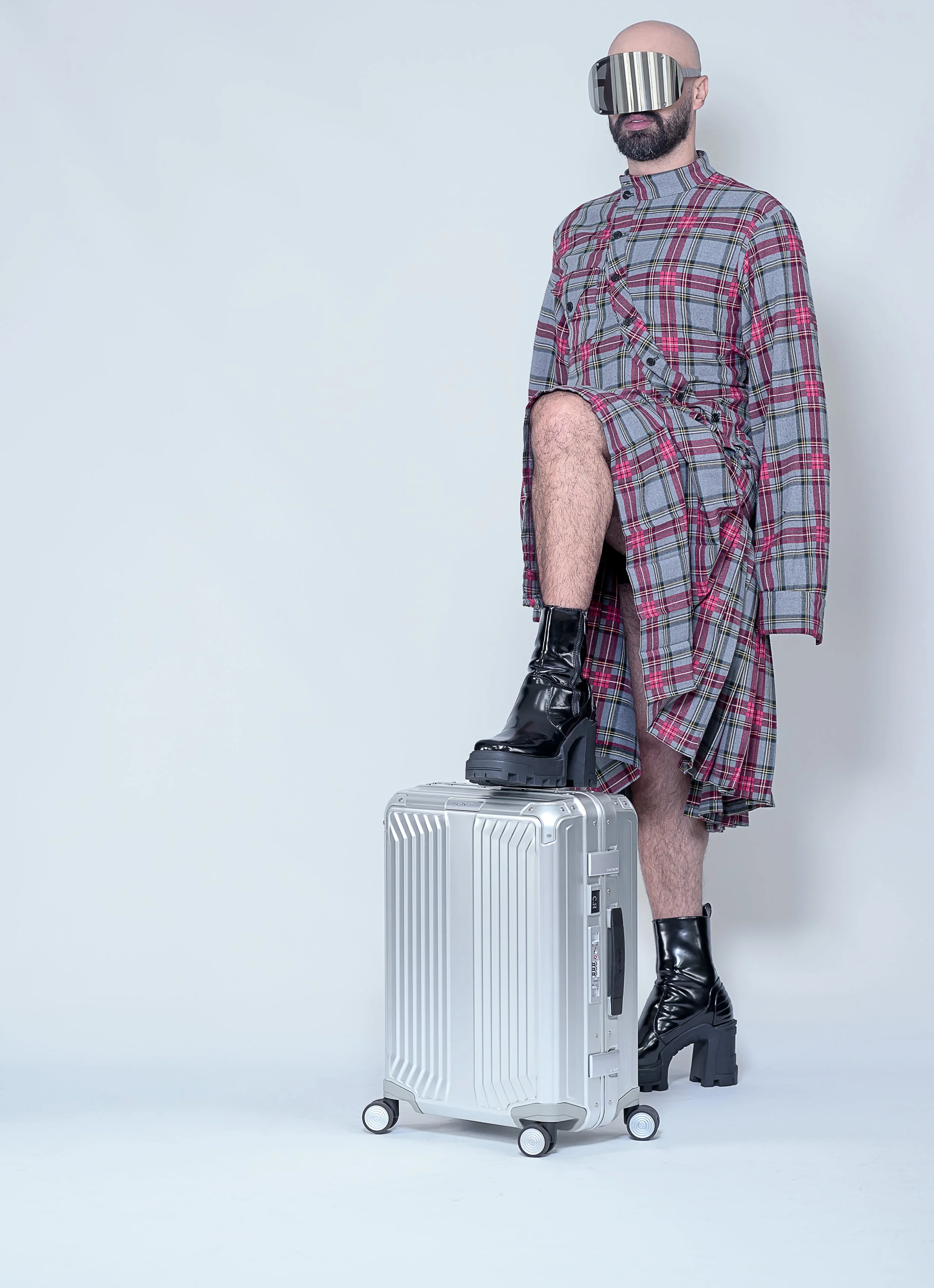 Christian-Hermez-and-Samsonite.jpg
