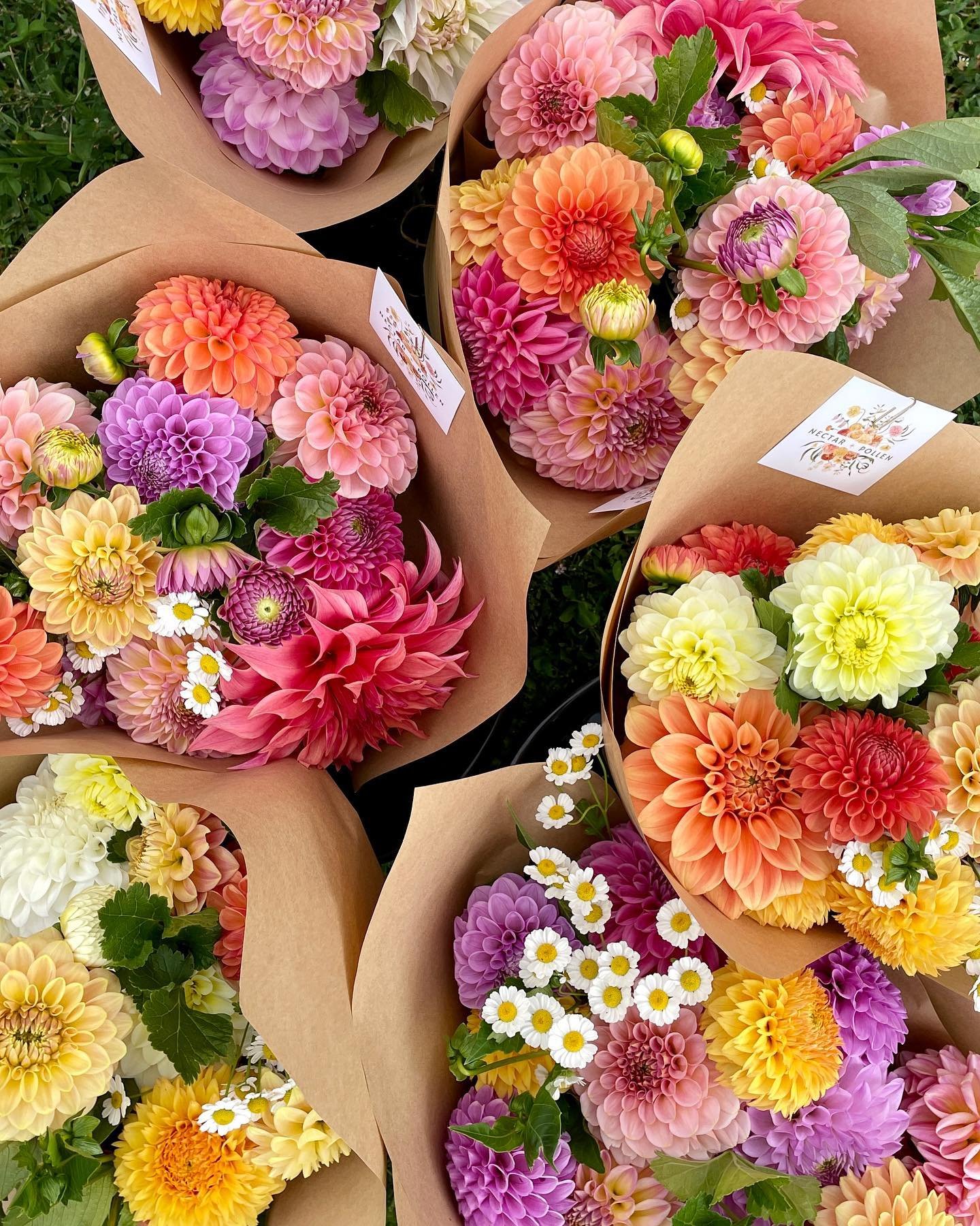 Our fave colour palette for the first drop of blooms to @hopeandme this morning ❤️&zwj;🔥