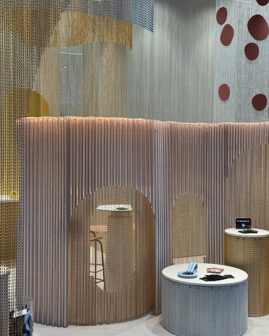 Tillbaka fr&aring;n inspirerande dagar p&aring; EuroShop 2026 i D&uuml;sseldorf ✨

&Aring;rets m&auml;ssa visade hur framtidens milj&ouml;er formas i m&ouml;tet mellan h&aring;llbarhet, upplevelse och flexibilitet. Nya biobaserade material, taktila y