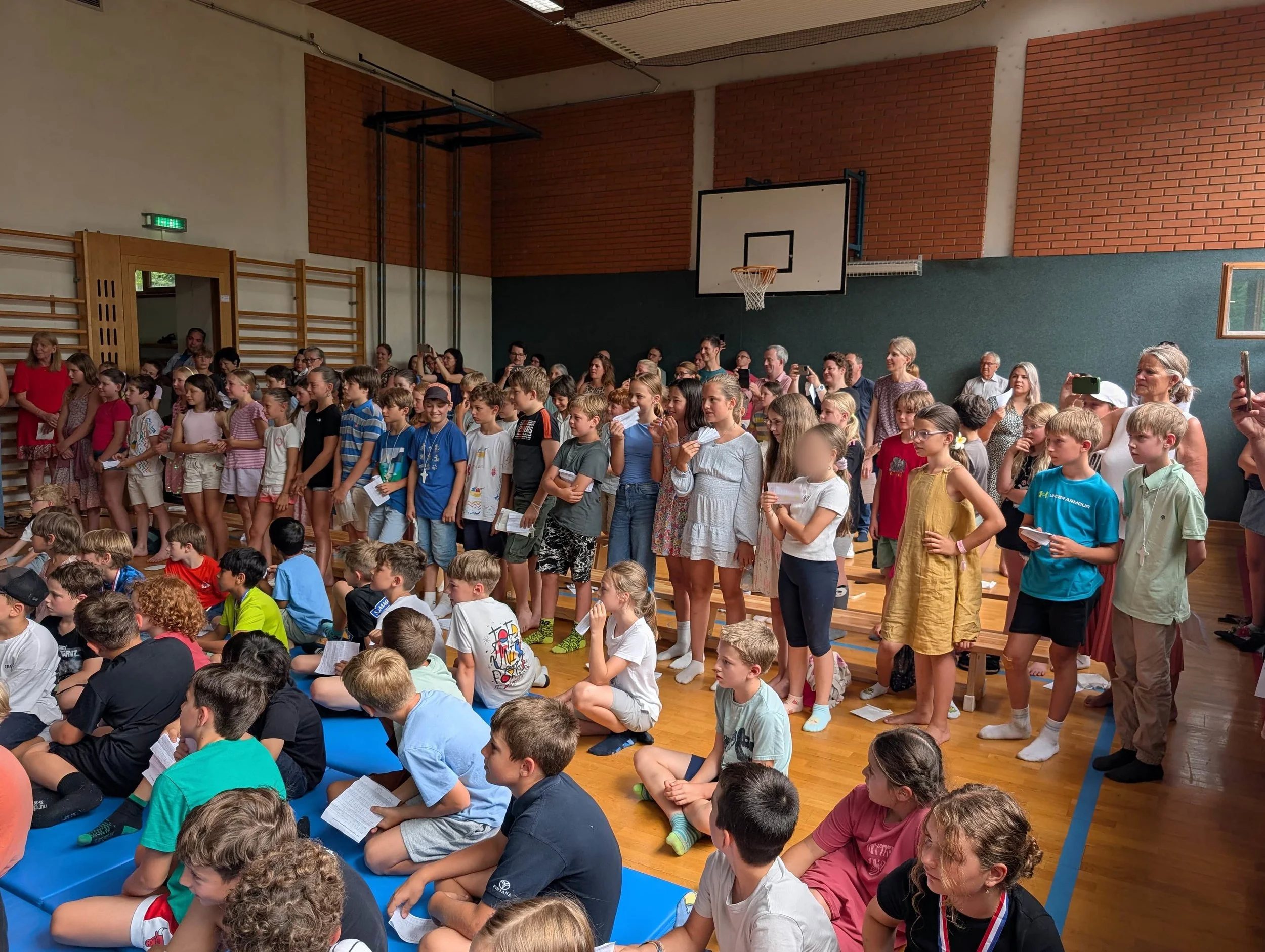 Ökumenischer Schlussgottesdienst und Verabschiedung der 4. Klassen
