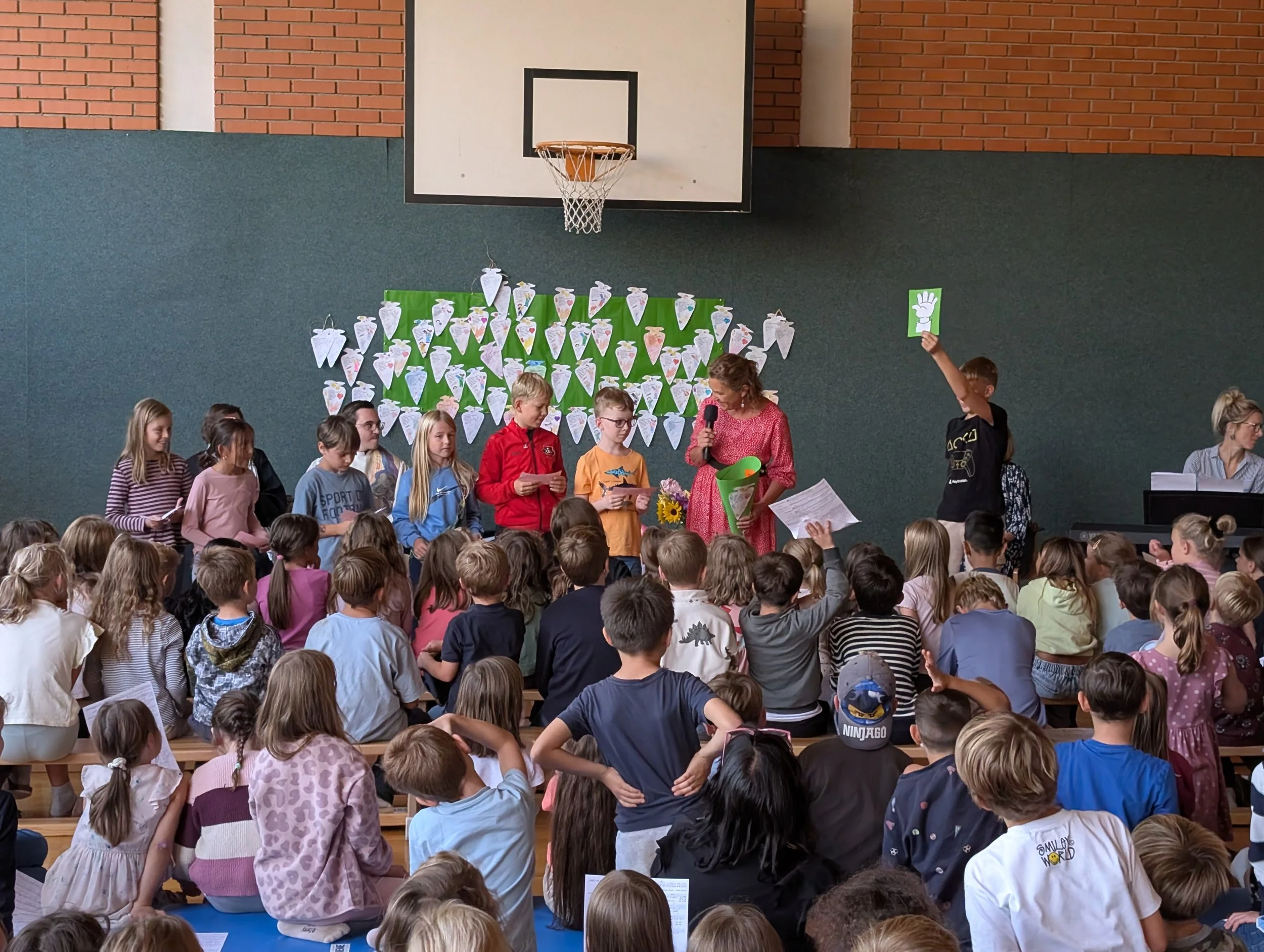 Schulanfangsgottesdienst (14).jpg