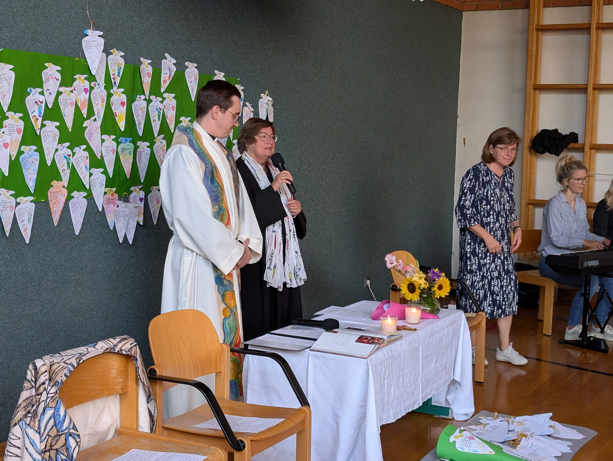 Schulanfangsgottesdienst (6).jpg