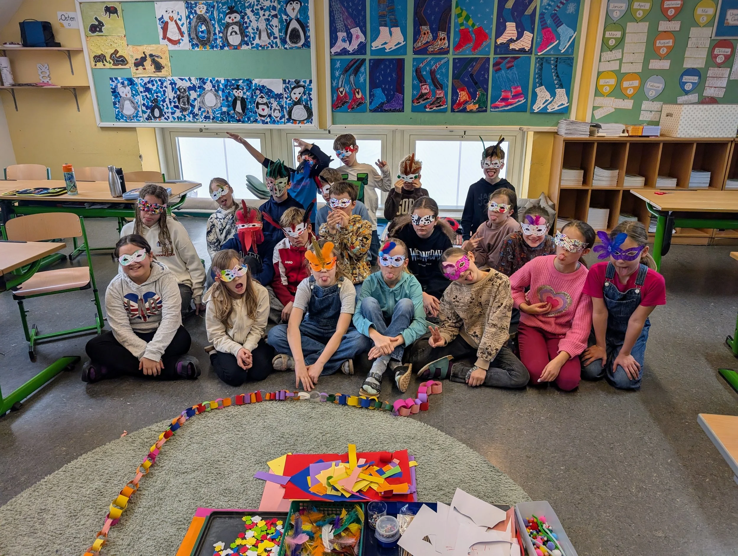4. Klassen: Faschingsmasken