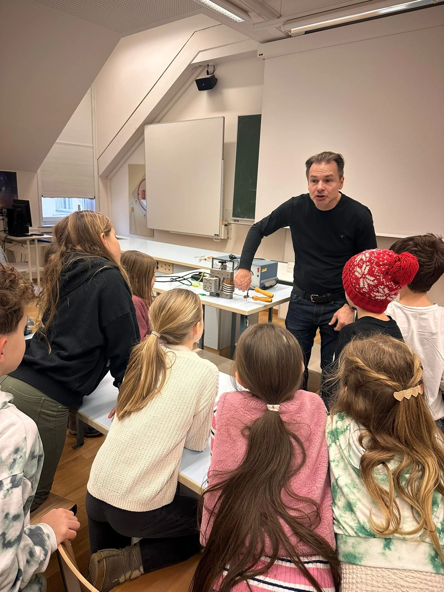 Besuch im akademischen Gymnasium  (3).jpeg