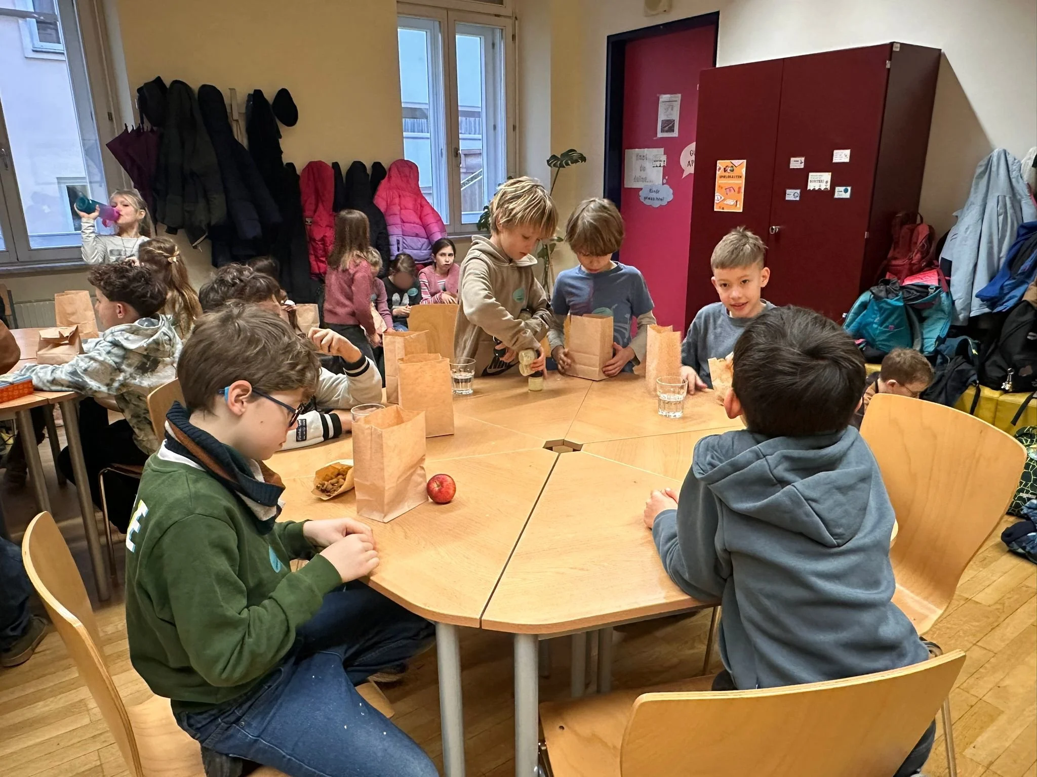 Besuch im akademischen Gymnasium  (7).jpeg