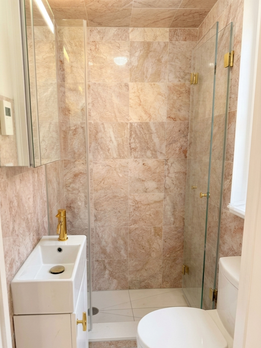 bathroom+pink.png