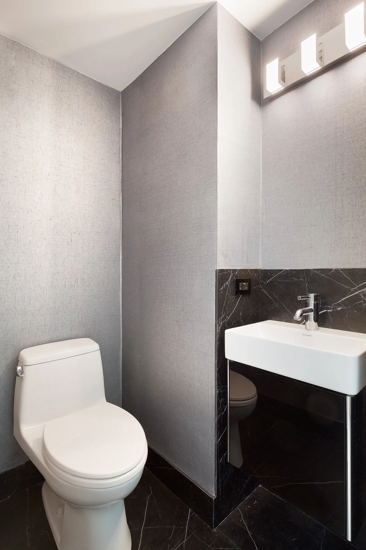 bathroom_5-0.jpg