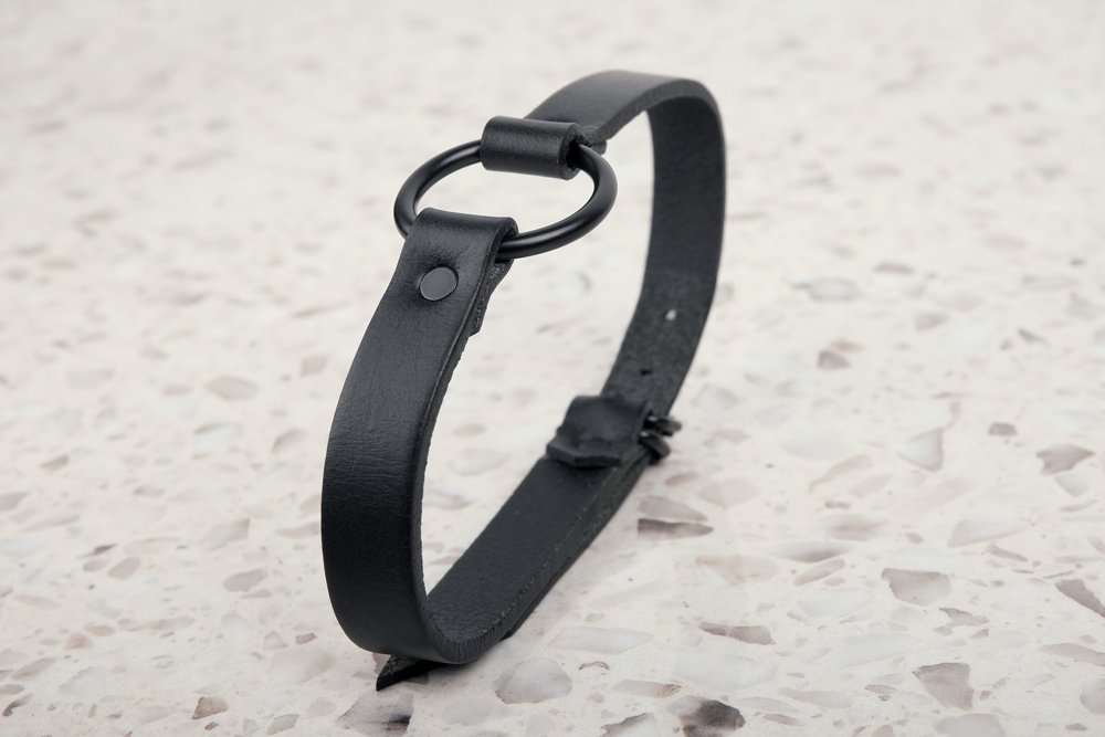 Sig-slim-collar-black-on-black_product-shot_1J3A6214-copy.jpg