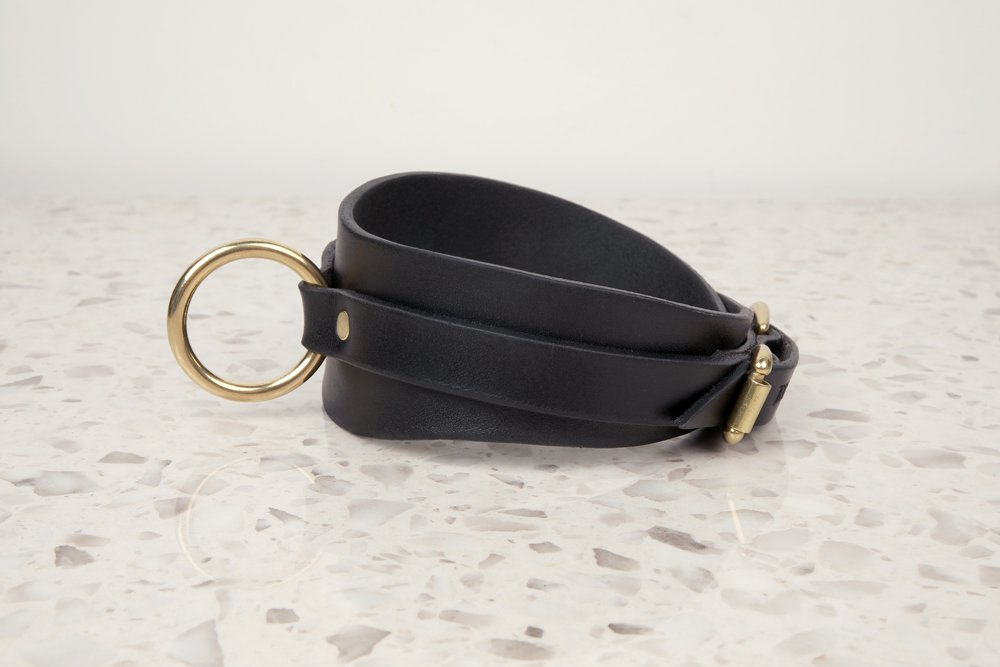 Lapis-layer-collar-black-leather_1J3A6579.jpg