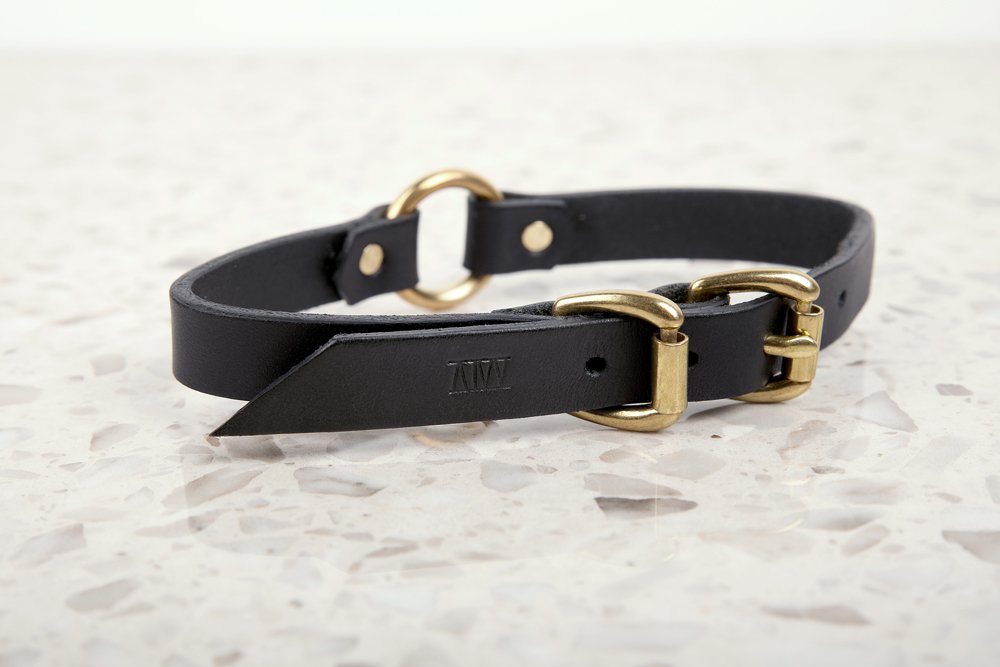 Sig-day-collar-black-leather_1J3A6091.jpg