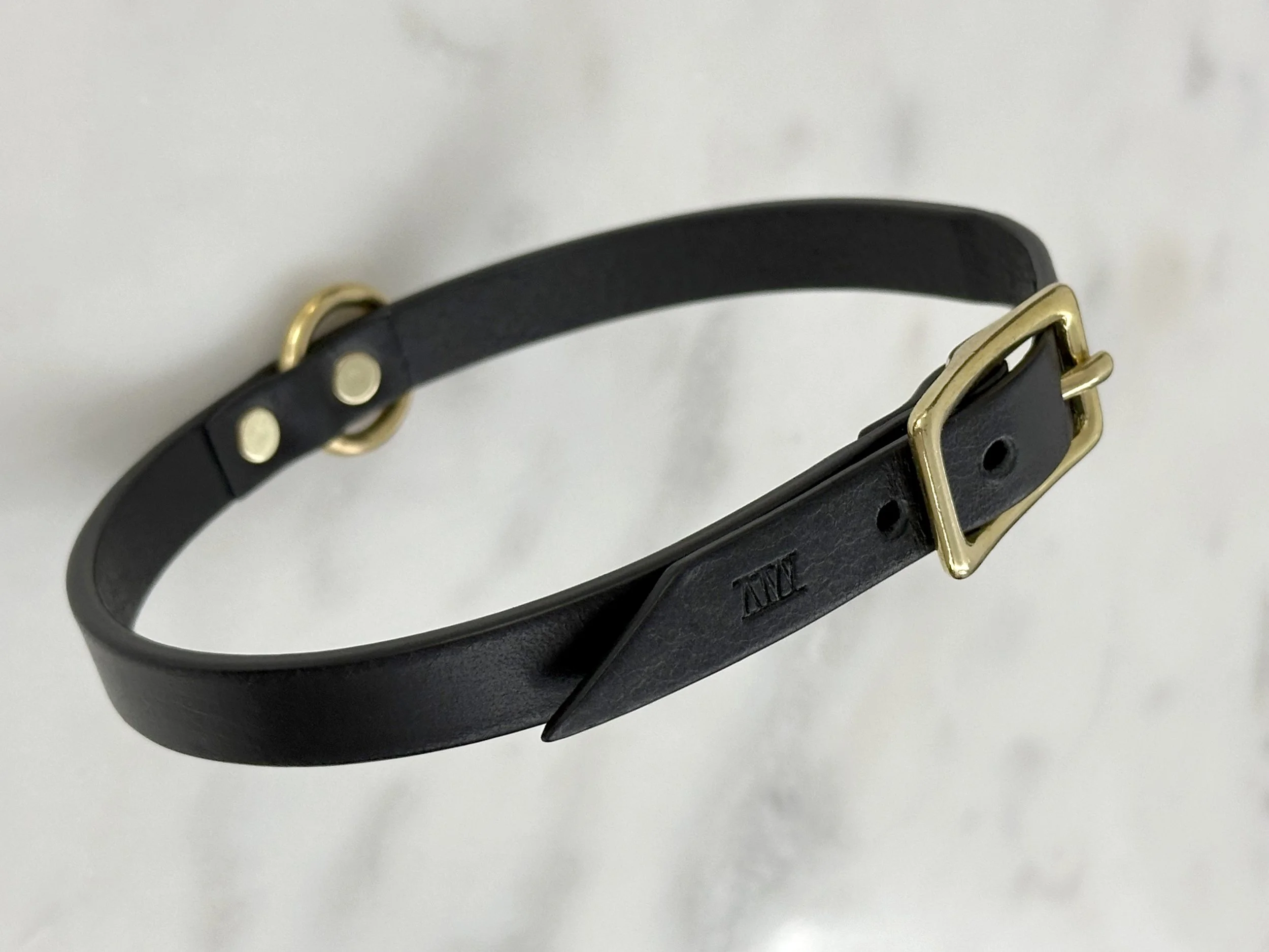 Atticus Ivy Saia black leather slim ring collar_buckle detail.jpg