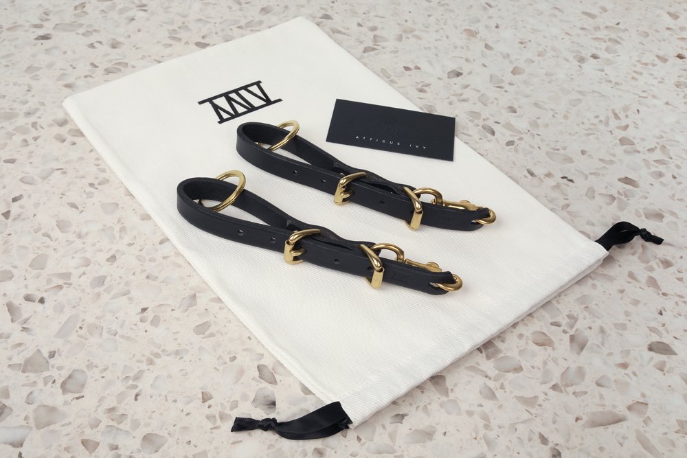 Kain-keyring-cuffs_black leather_1J3A6460.jpg