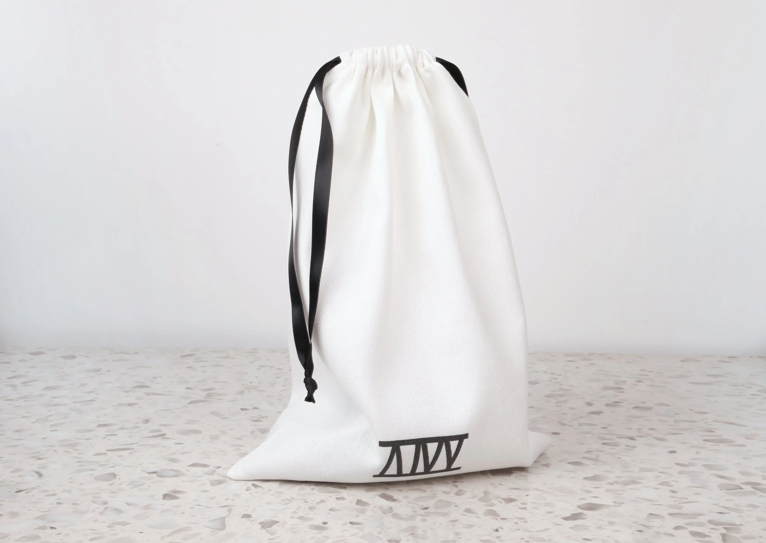 Atticus Ivy Baira black leather collar_bag up.jpg