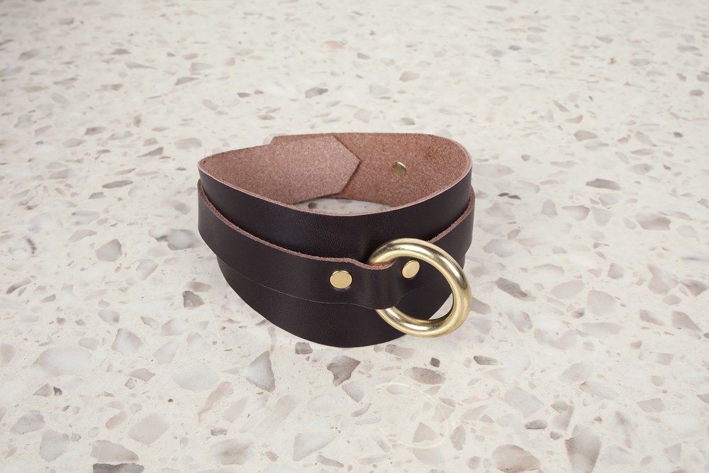 Lapis-layer-collar-brown-leather_main_1J3A6925.jpg