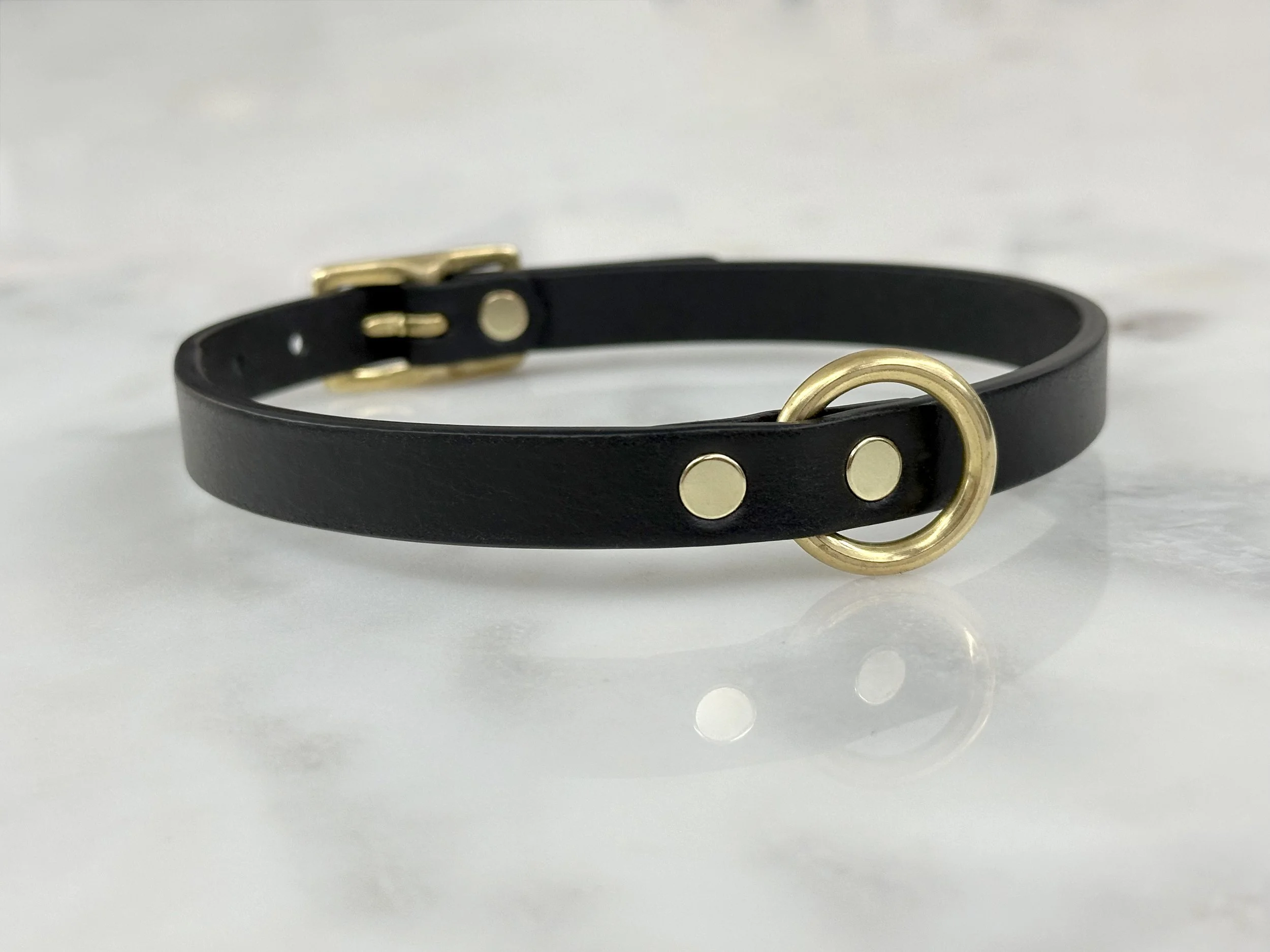 Atticus Ivy Saia black leather slim ring collar_ring detail.jpg