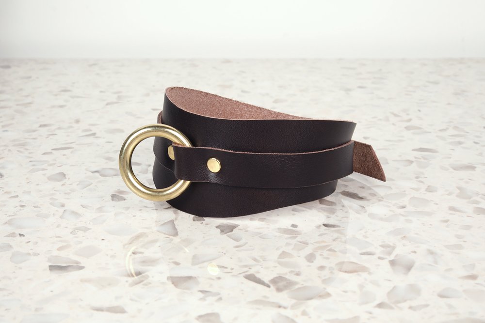 Lapis-layer-collar-brown-leather_buckled_1J3A6894.jpg