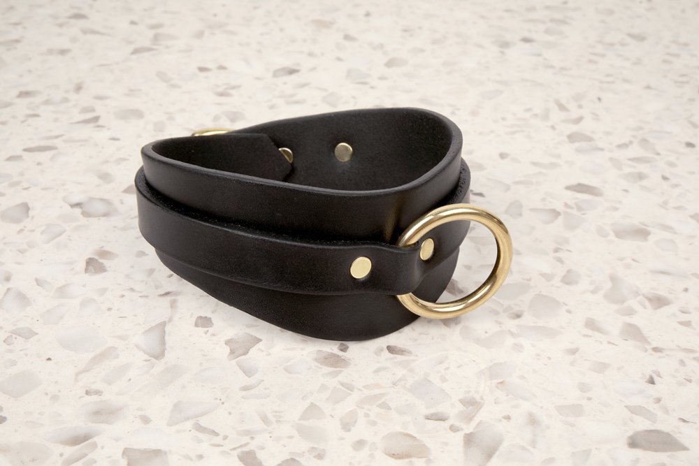 Lapis-layer-collar-black-leather_1J3A6573.jpg