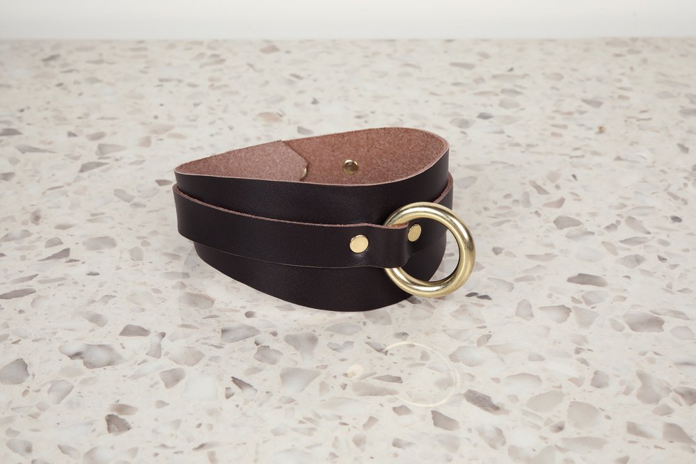 Lapis-layer-collar-brown-leather_side_1J3A6868.jpg