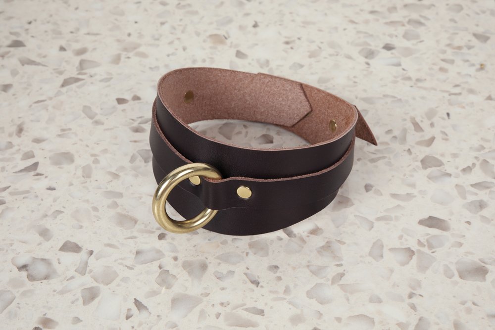Lapis-layer-collar-brown-leather_side_1J3A6870.jpg