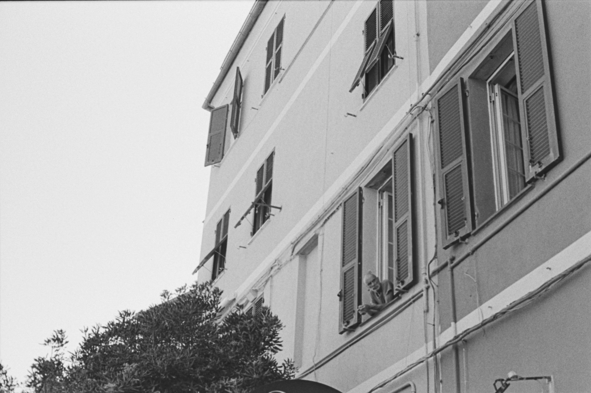 b&w2.JPG