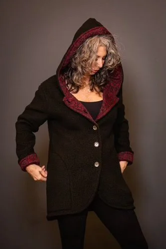  
  Lady Jane Designs    Clothing artist, designing, sewing, hand dyeing, and hand painting comfortable clothing for women. 
Designs have evolved over the years, always with an eye to ease of wear, casual comfort and meticulous attention to design/co