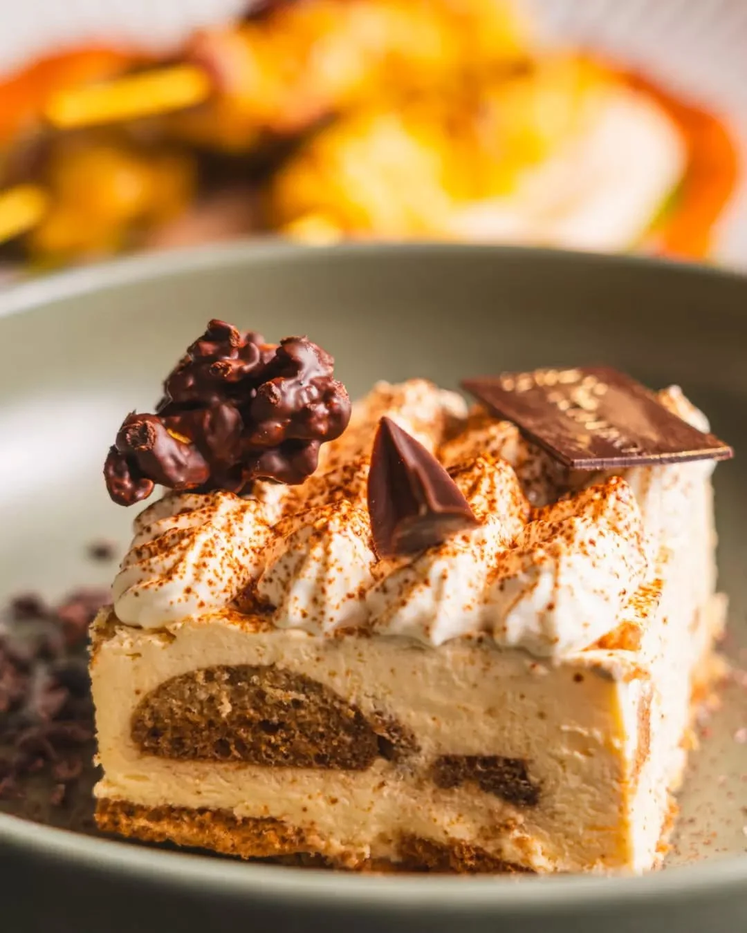 Saturday nights call for something sweet. Rich coffee liqueur, velvety cream cheese, delicate savoiardi, and cocoa nibs to finish. Our Tiramisu is the perfect ending to your evening. ☕