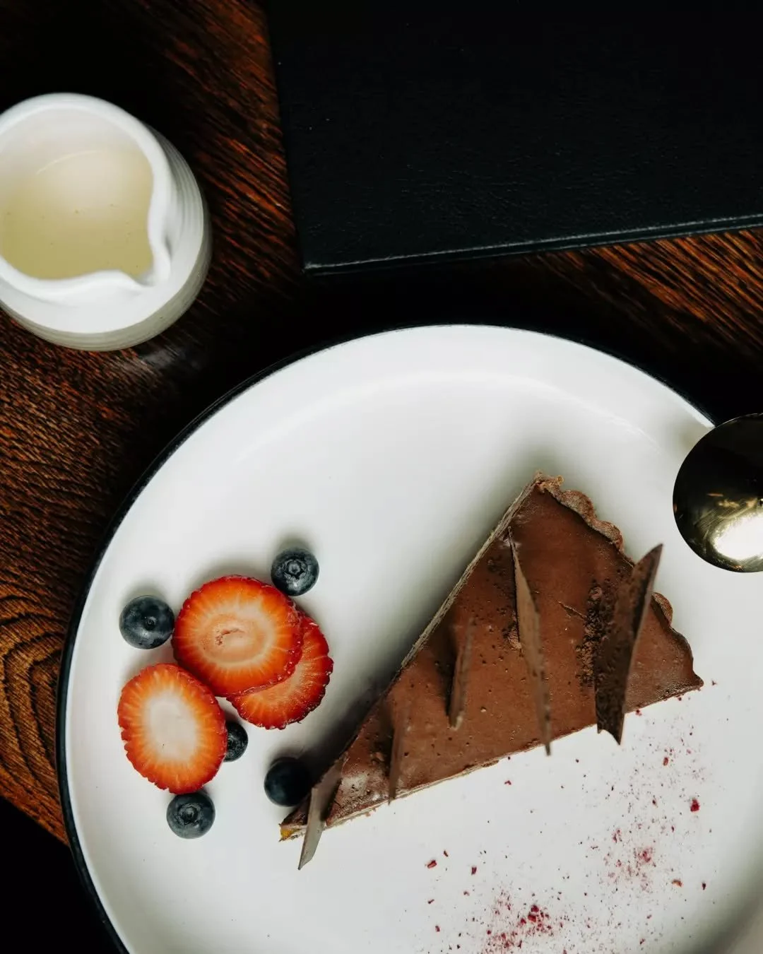 CHOCOLATE MARQUISE 🍫

For the final act, we&rsquo;re delivering pure indulgence. This chocolate marquise flan is a study in texture. Dense, silky, and profoundly rich.

To create a balanced finish, I&rsquo;ve paired the chocolate with the vibrant he