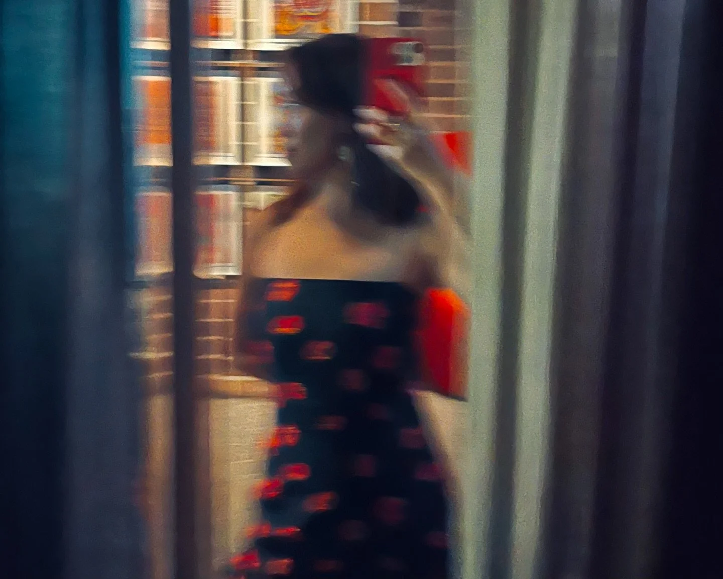 weekly r.e.p.o.r.t 📚🌶️📸🪞🌊
reading: educated by tara westover
eating: anything with hot honey
playing: taking pics through my sunnies
obsessing: over the lookalike contest epidemic
recommending: journaling your favourite meals
treating: myself to