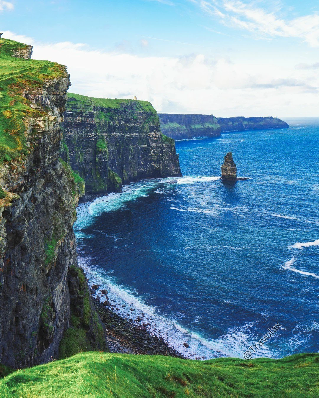 Stop scrolling and breathe this in.

&mdash; Cliffs of Moher, Ireland 🌊