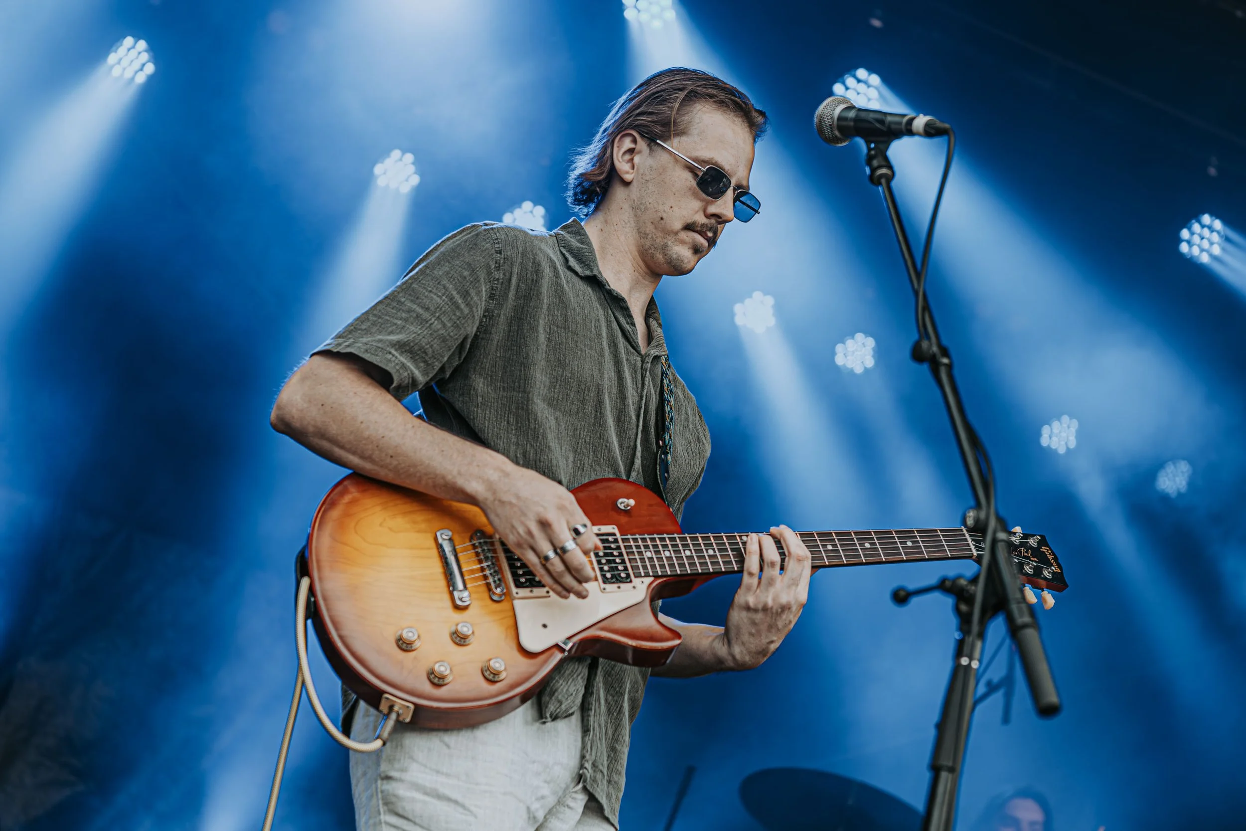 11.Frogs In Suits-4.jpg