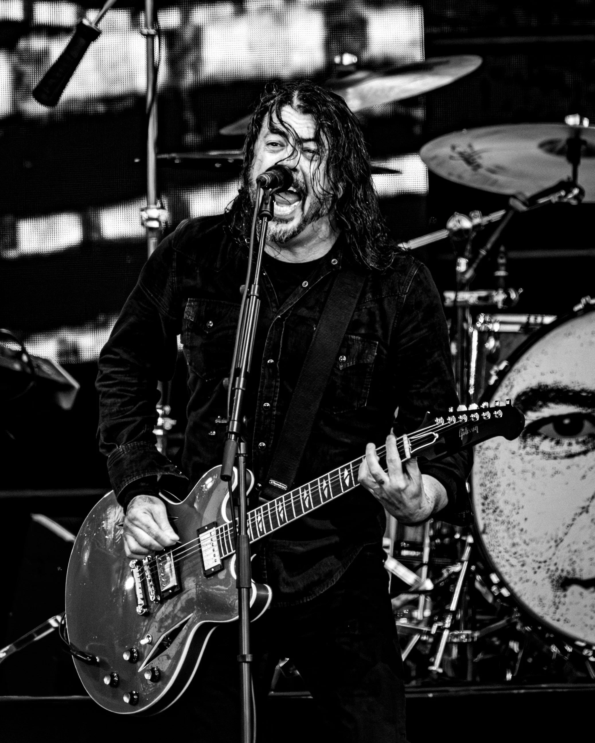 1. Foo Fighters-01.jpg