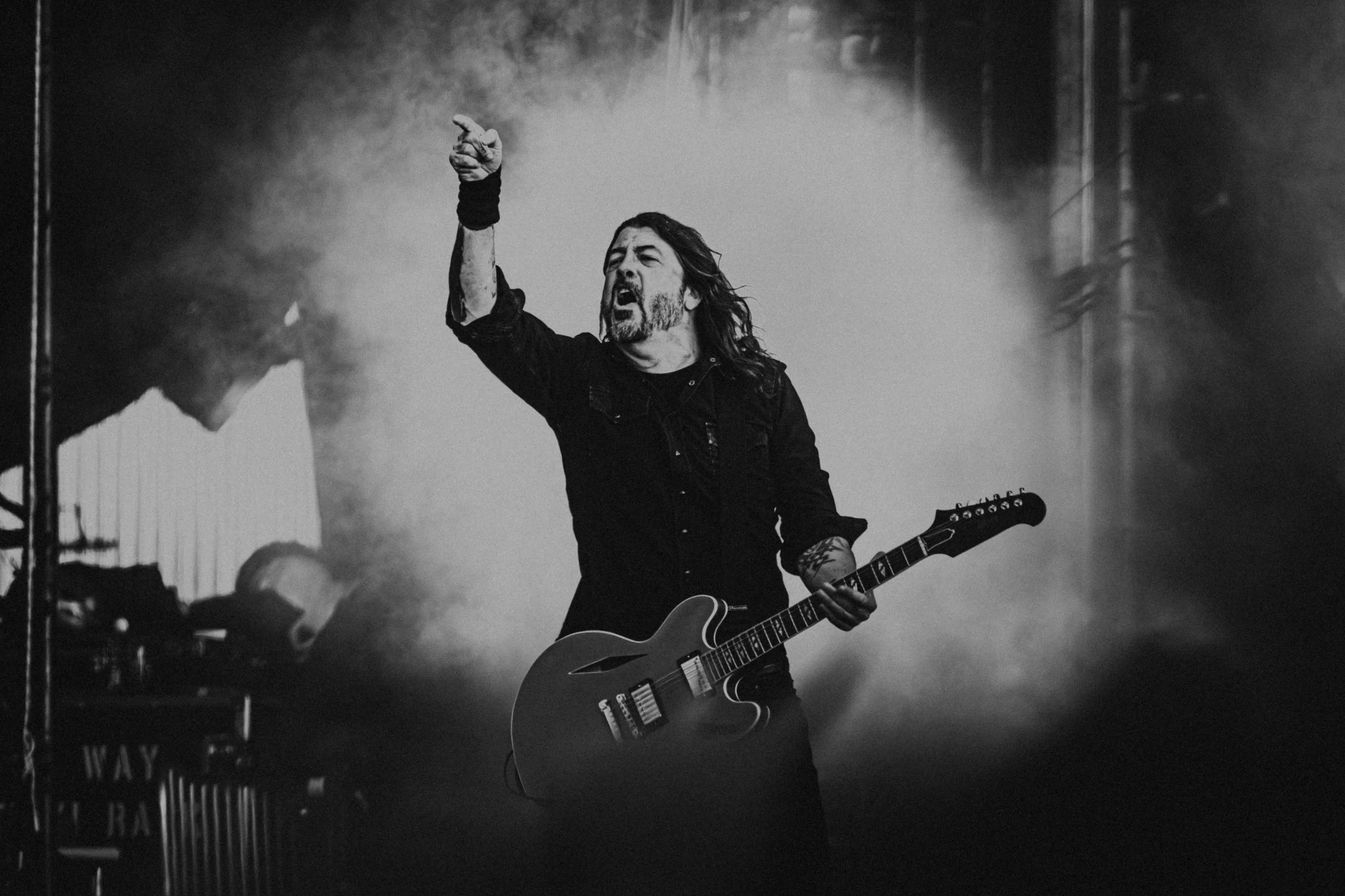 1. Foo Fighters-03.jpg