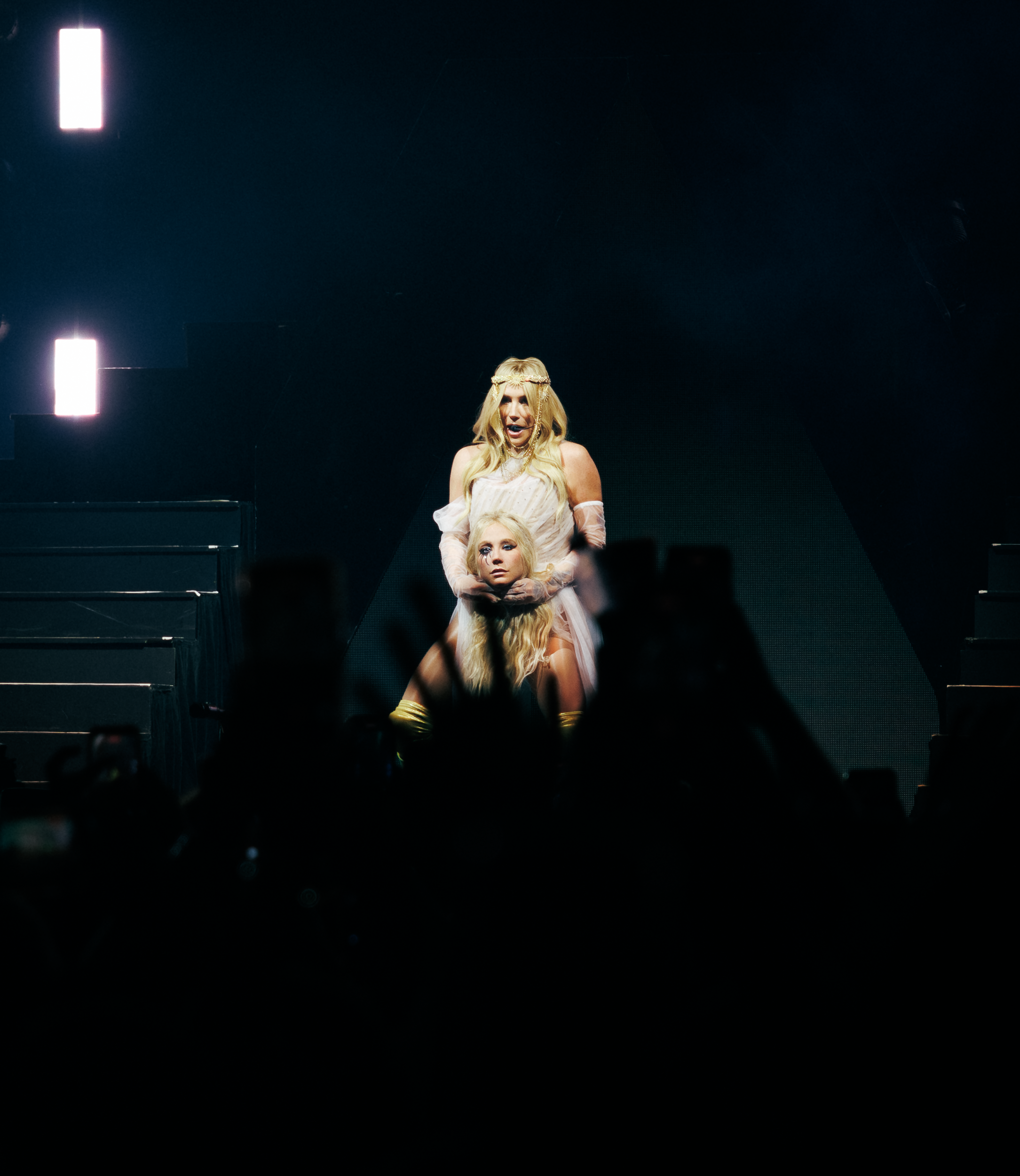 Kesha @ John Cain Arena 22-2-26-6.png