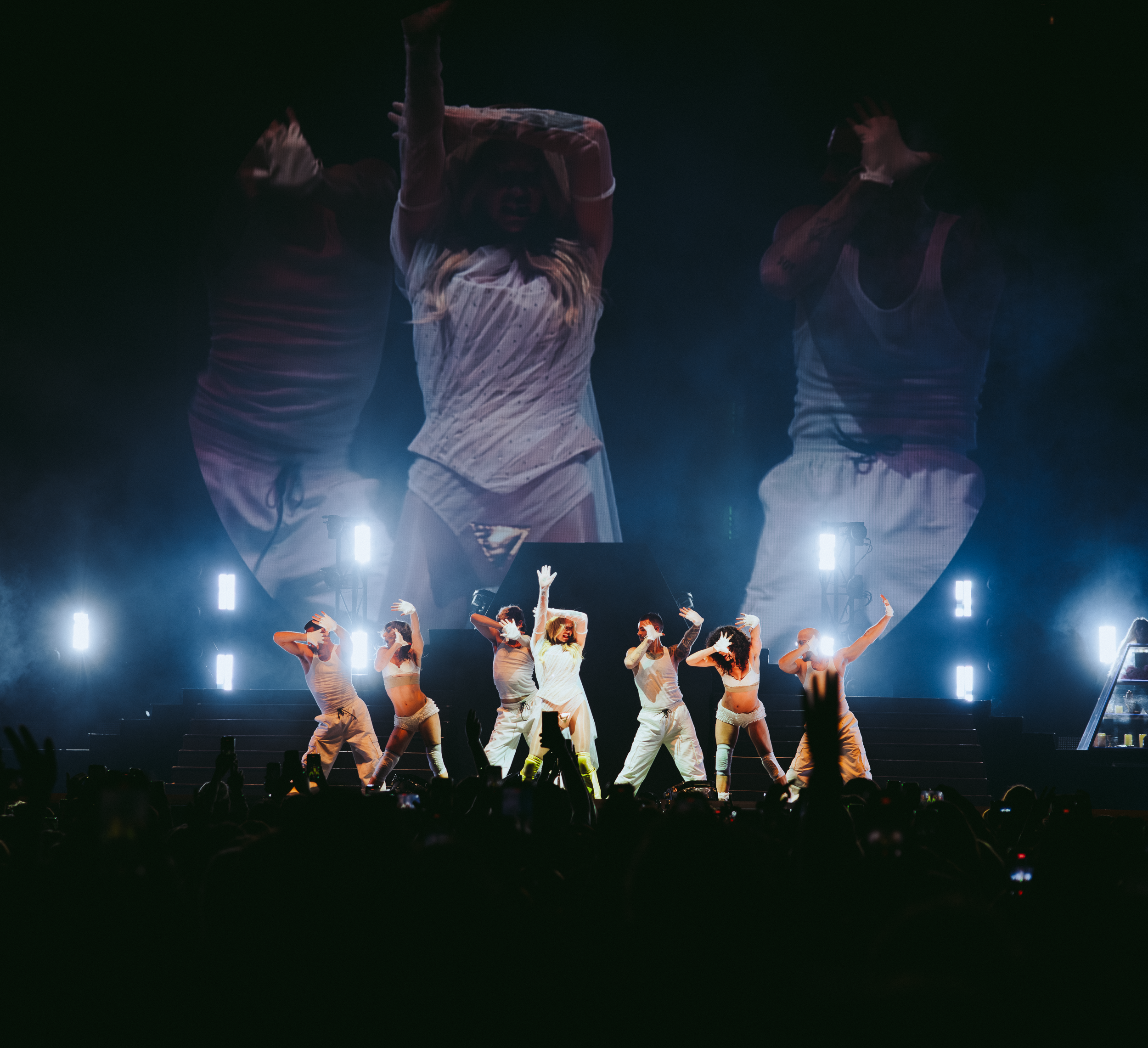 Kesha @ John Cain Arena 22-2-26-16.png