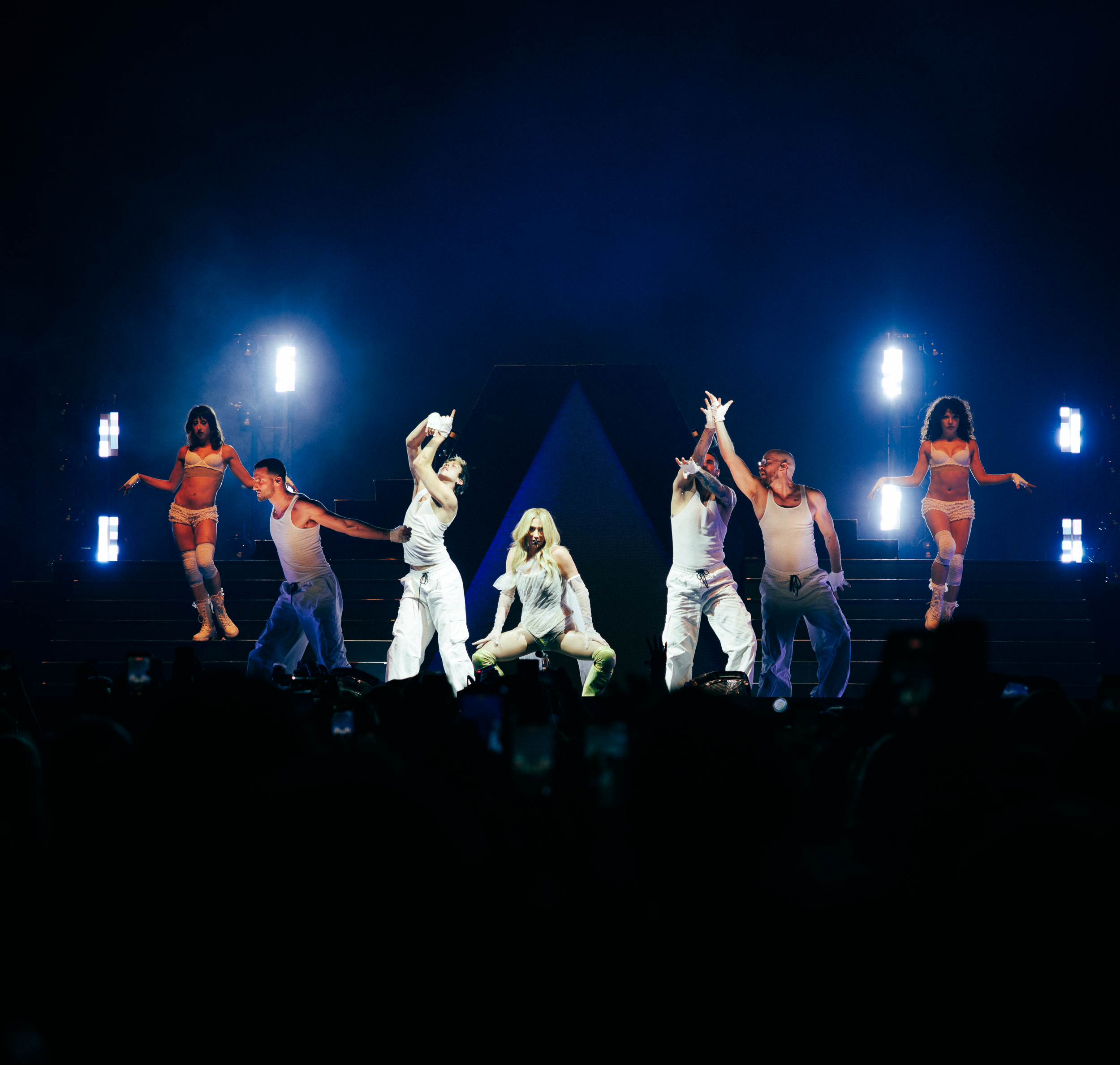 Kesha @ John Cain Arena 22-2-26-15.png