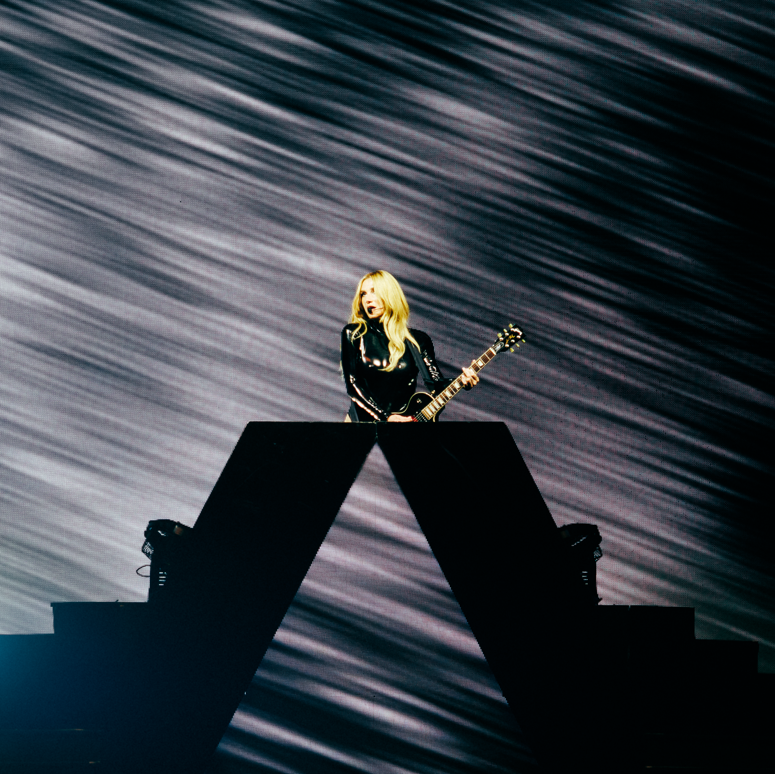 Kesha @ John Cain Arena 22-2-26-19.png