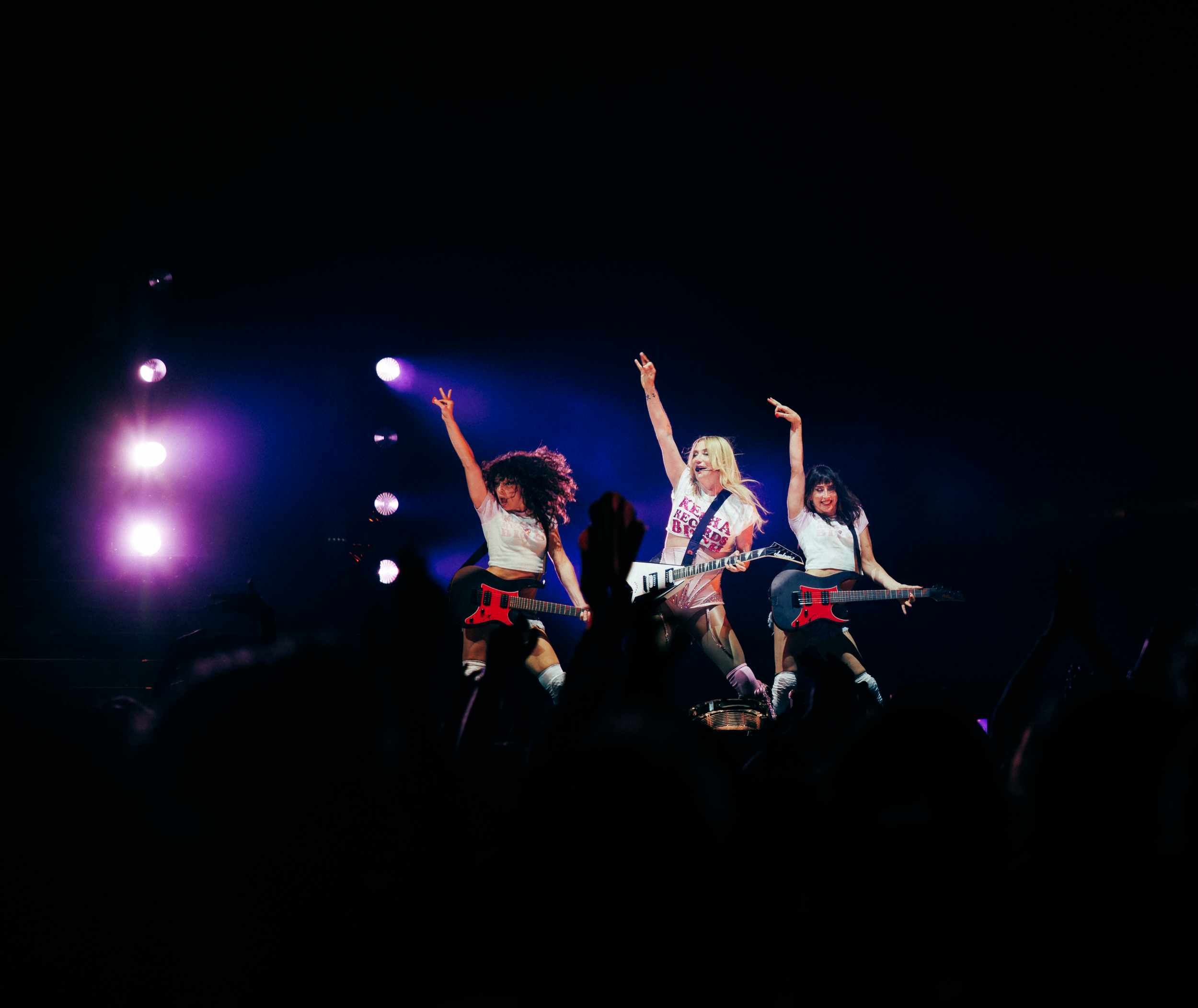 Kesha @ John Cain Arena 22-2-26-29.png