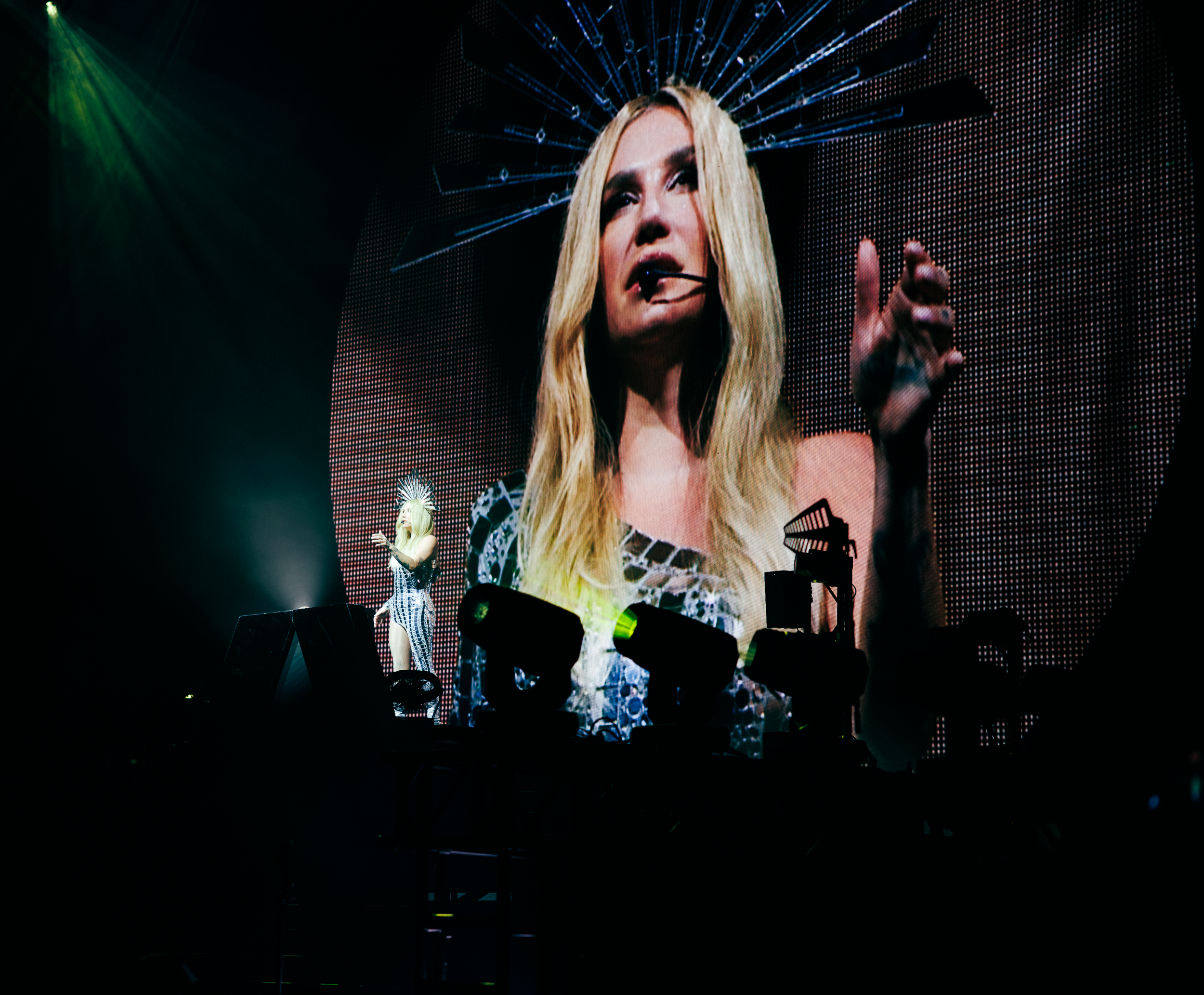 Kesha @ John Cain Arena 22-2-26-33.png