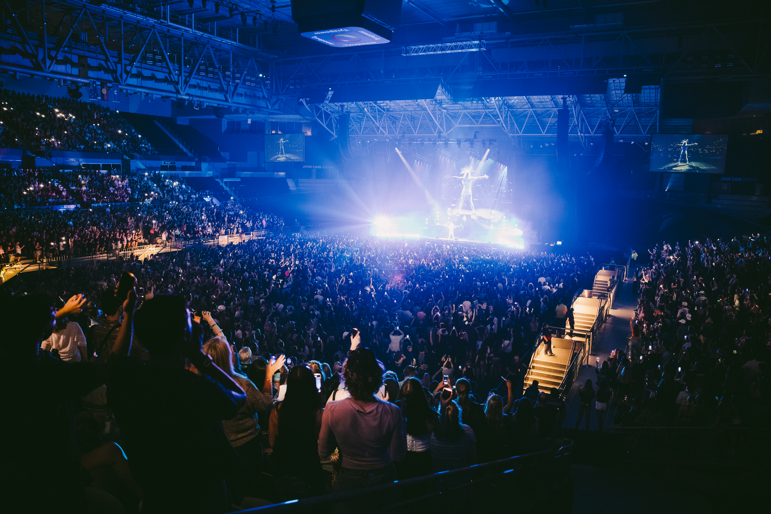 Kesha @ John Cain Arena 22-2-26-38.png