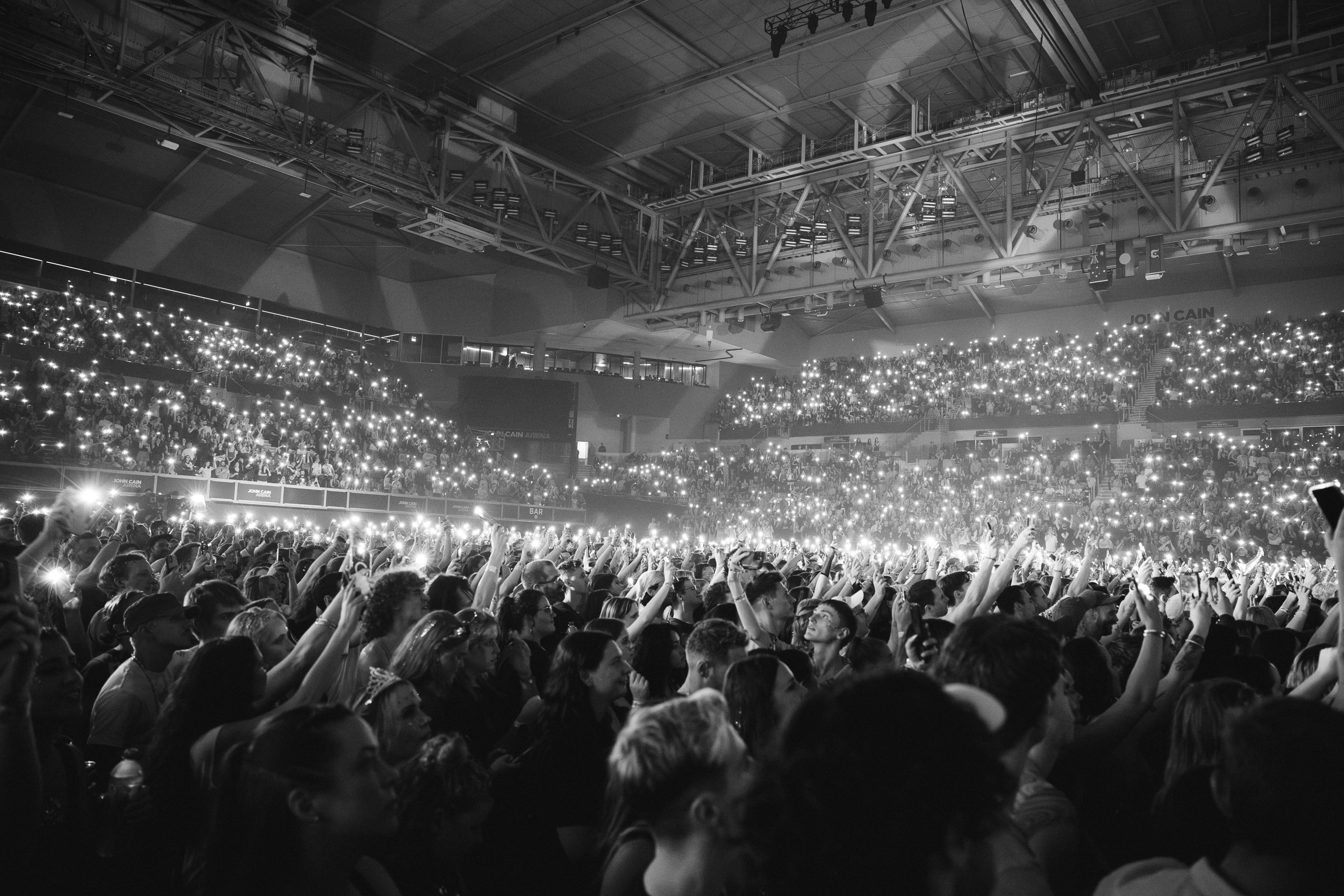 Kesha @ John Cain Arena 22-2-26-35.png