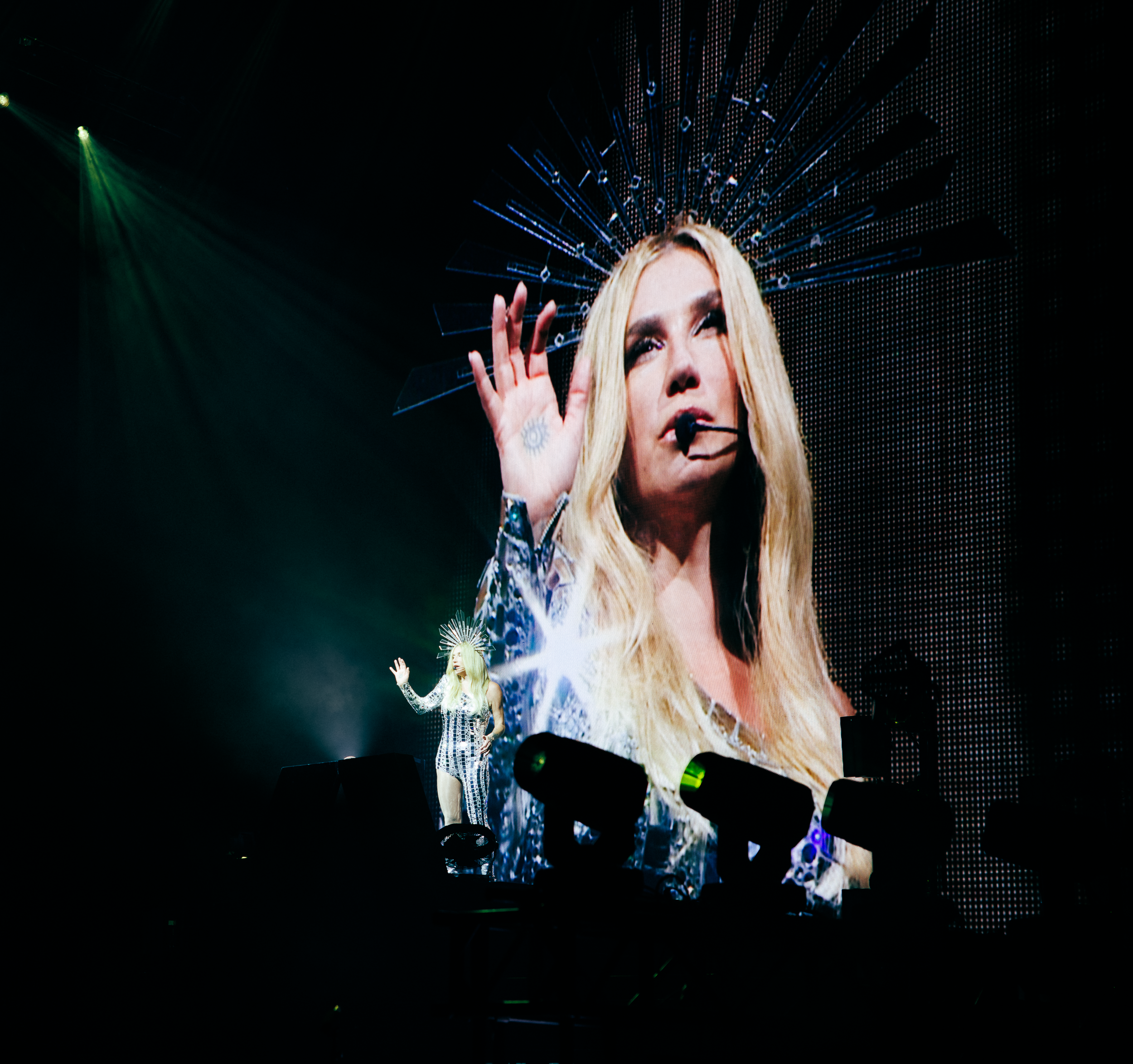 Kesha @ John Cain Arena 22-2-26-34.png