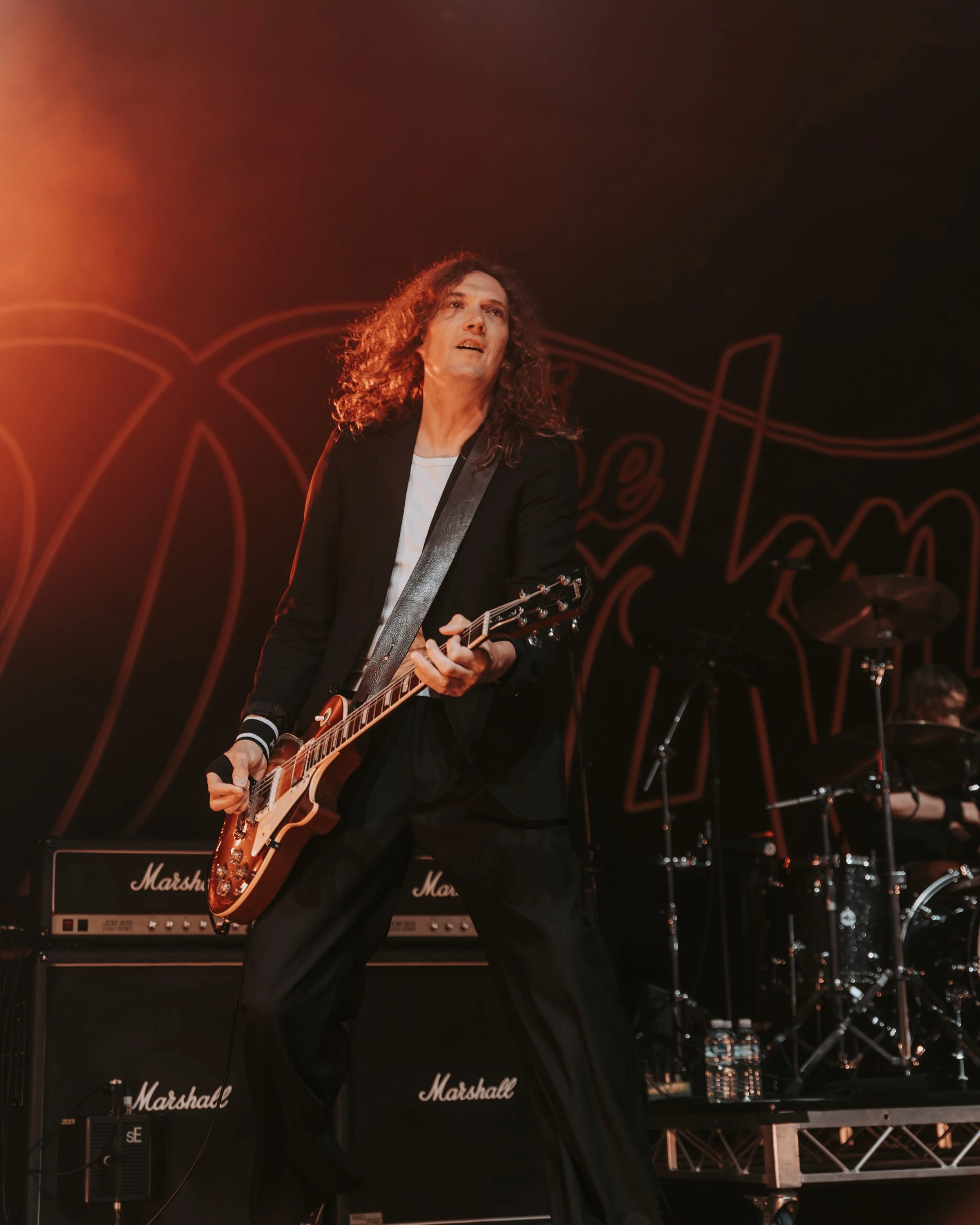 1.The Darkness-02.jpg