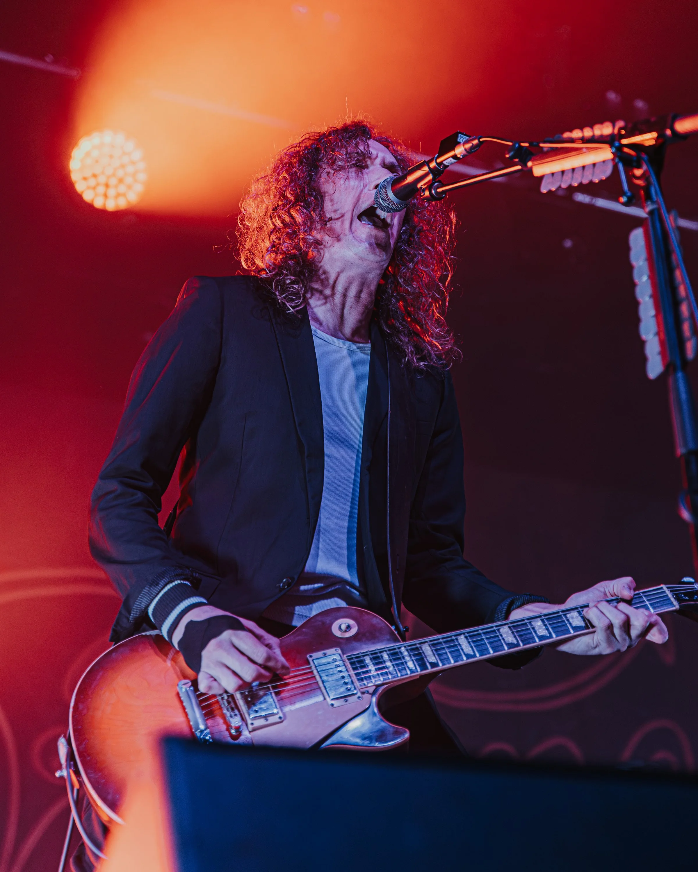 1.The Darkness-04.jpg